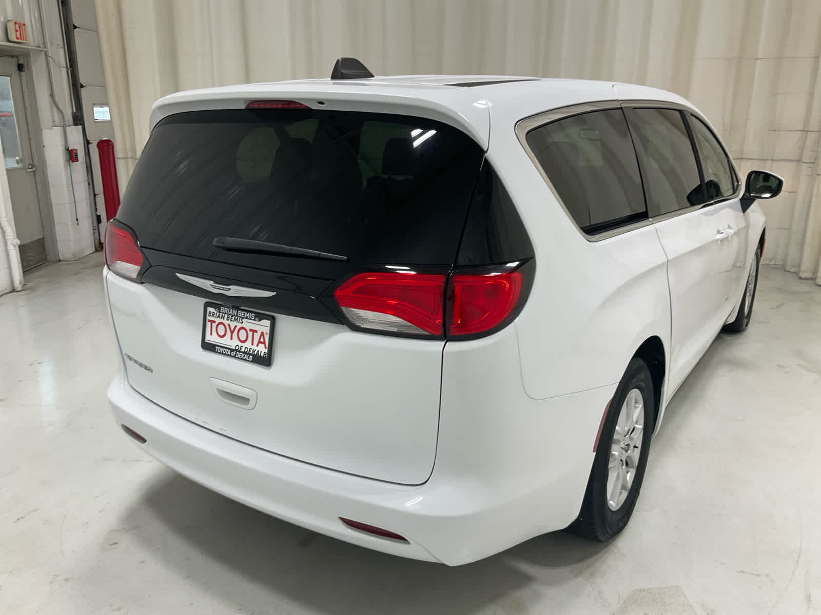 Used 2023 Chrysler Voyager Van