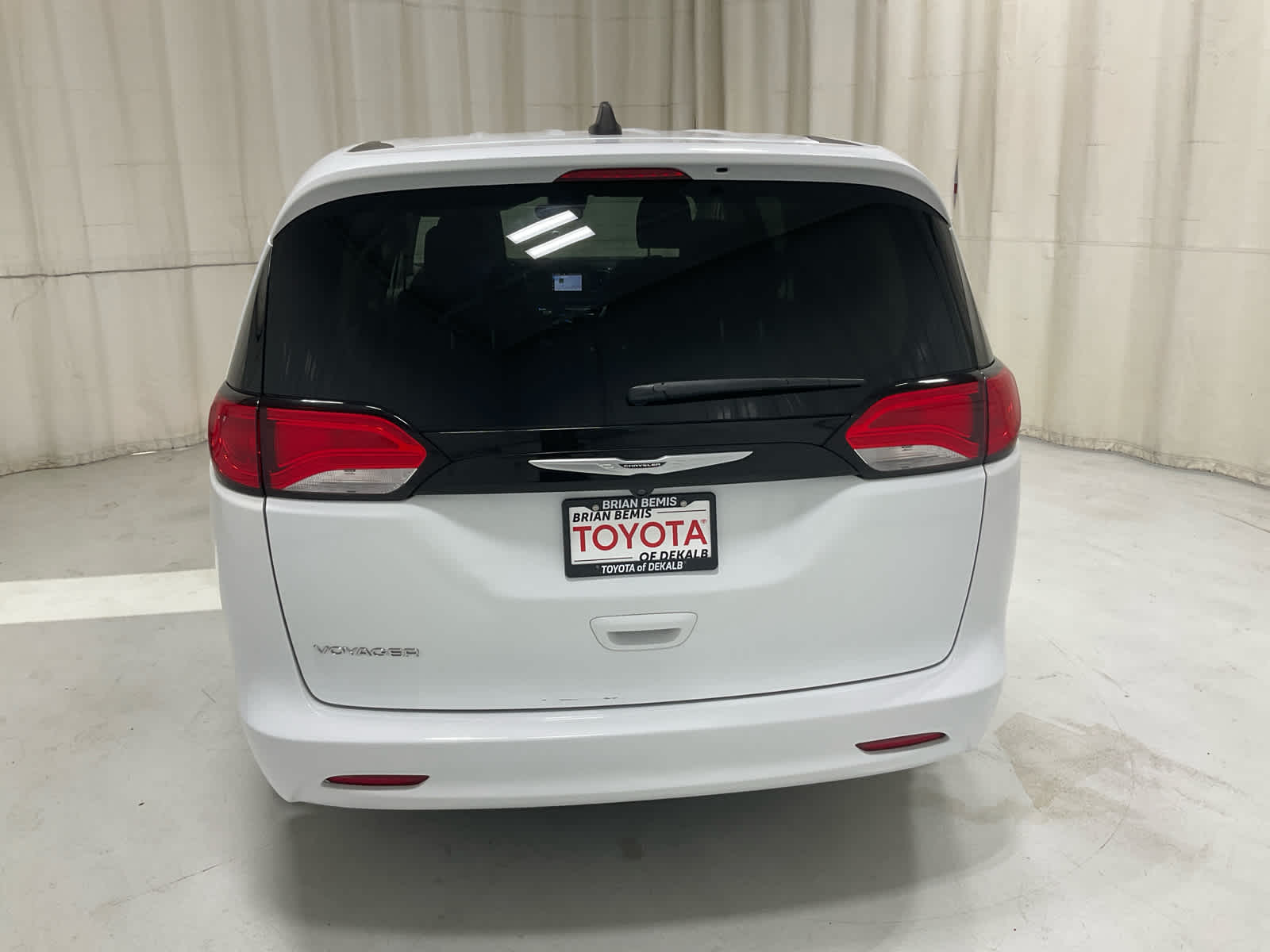 Used 2023 Chrysler Voyager Van