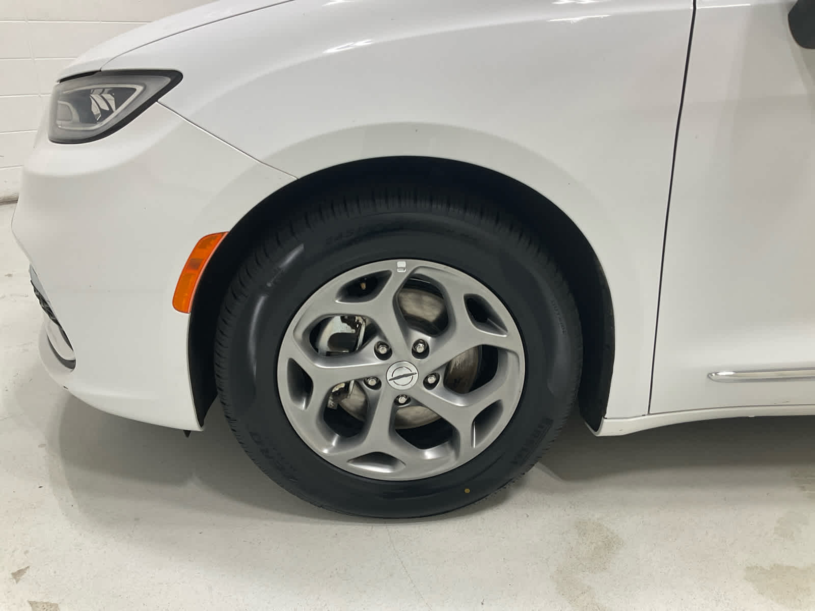 Used 2023 Chrysler Pacifica Van