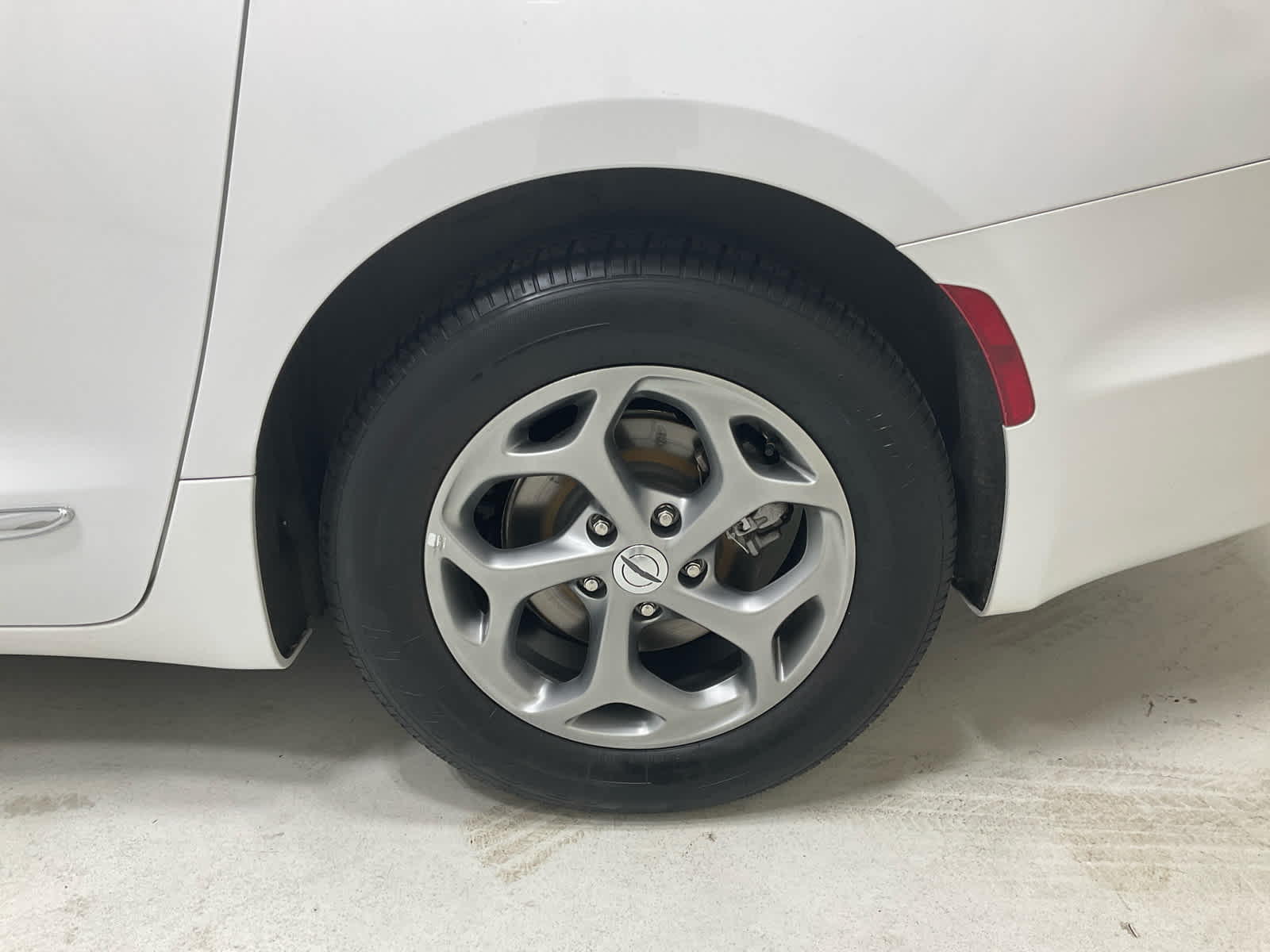 Used 2023 Chrysler Pacifica Van