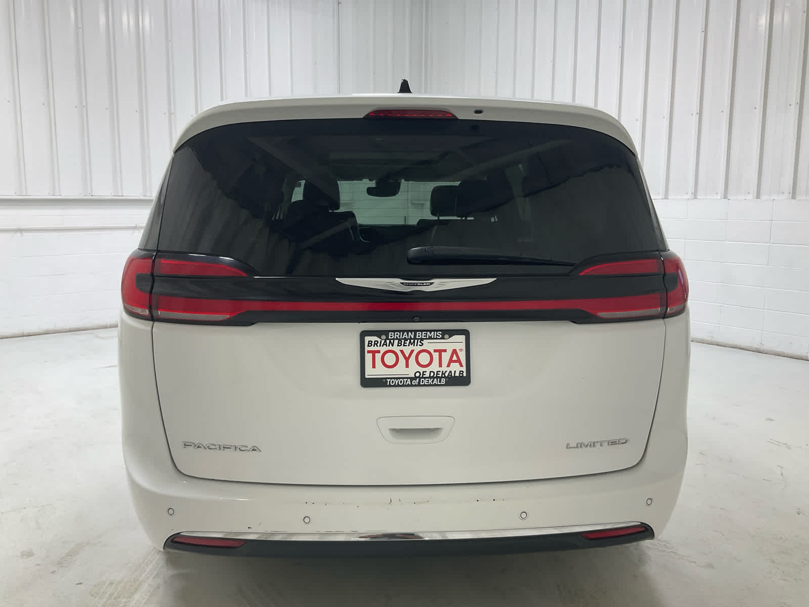Used 2023 Chrysler Pacifica Van