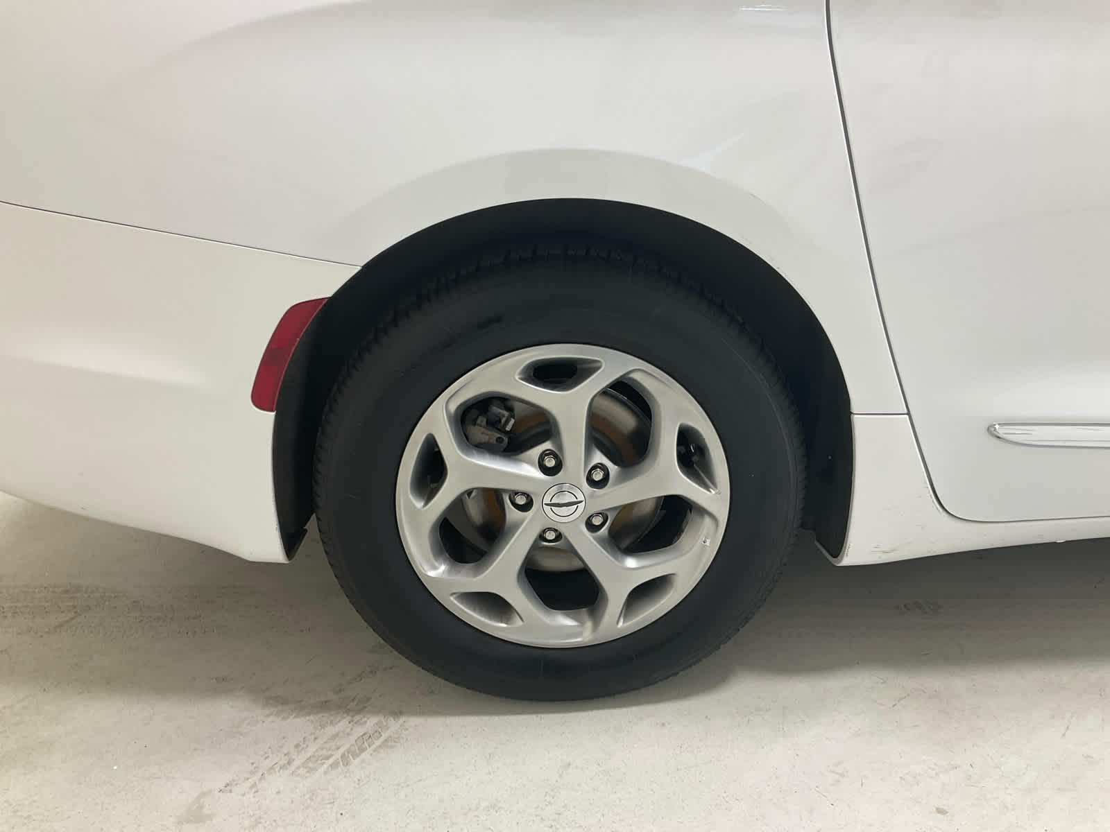 Used 2023 Chrysler Pacifica Van