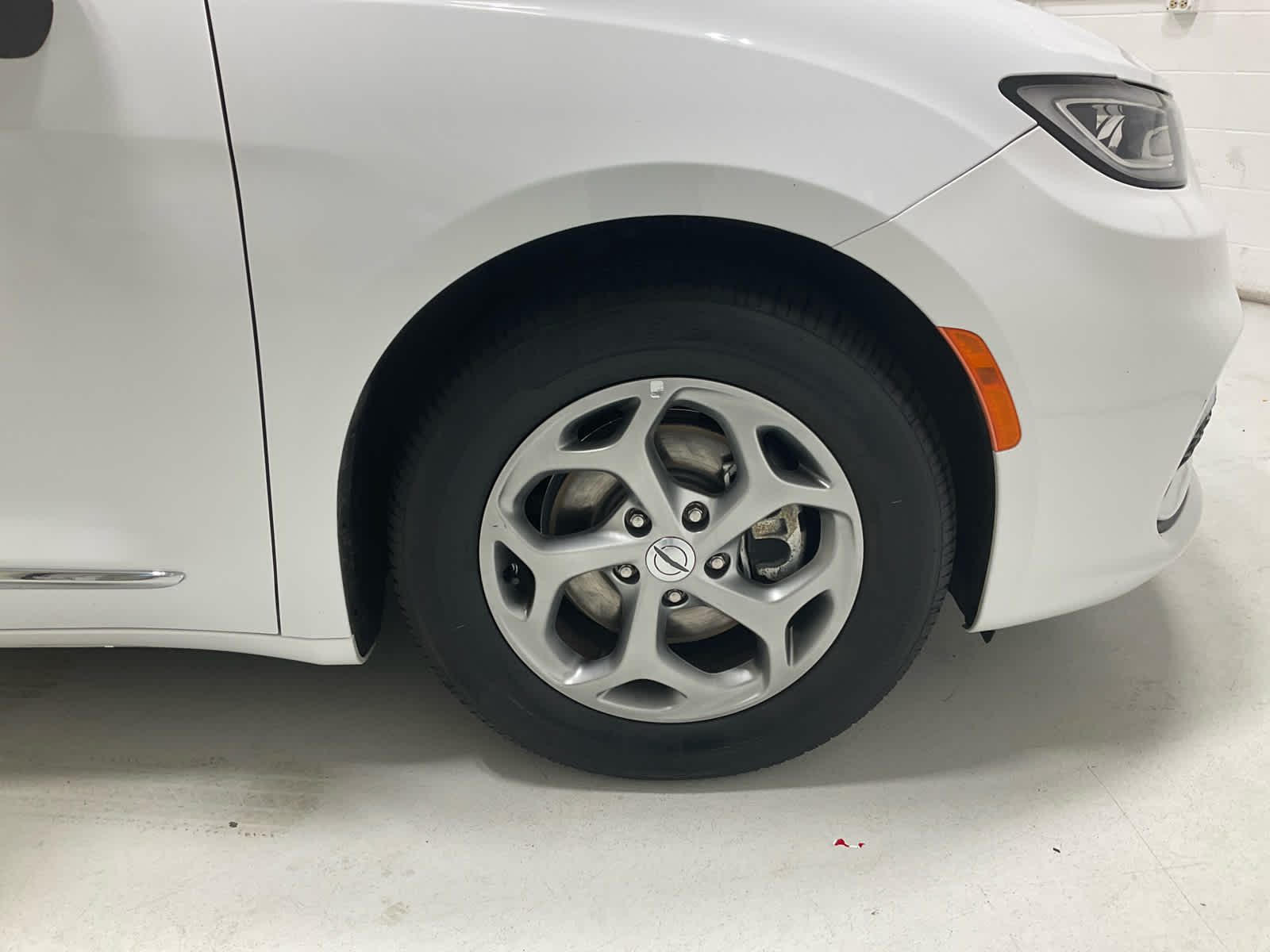 Used 2023 Chrysler Pacifica Van
