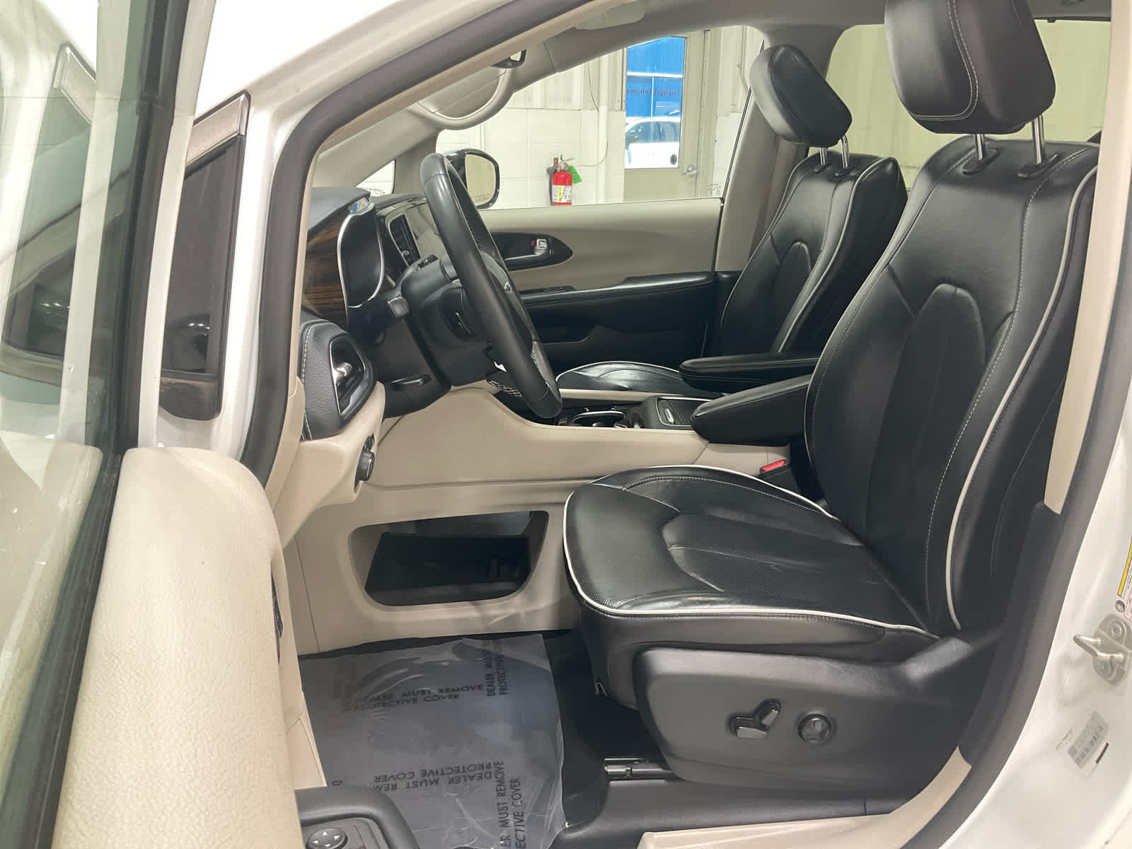 Used 2023 Chrysler Pacifica Van