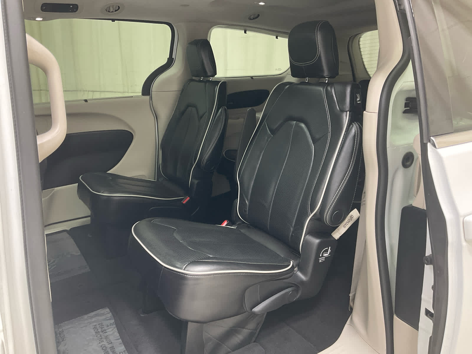 Used 2023 Chrysler Pacifica Van