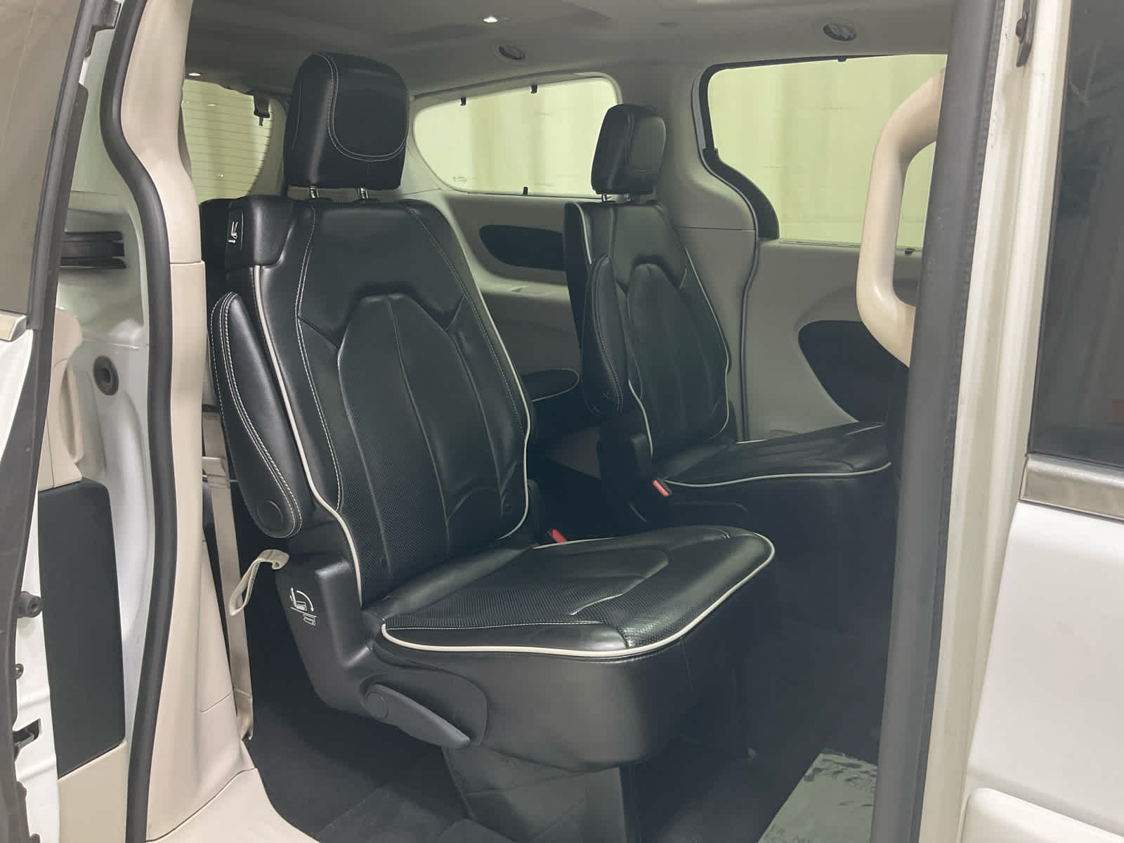 Used 2023 Chrysler Pacifica Van
