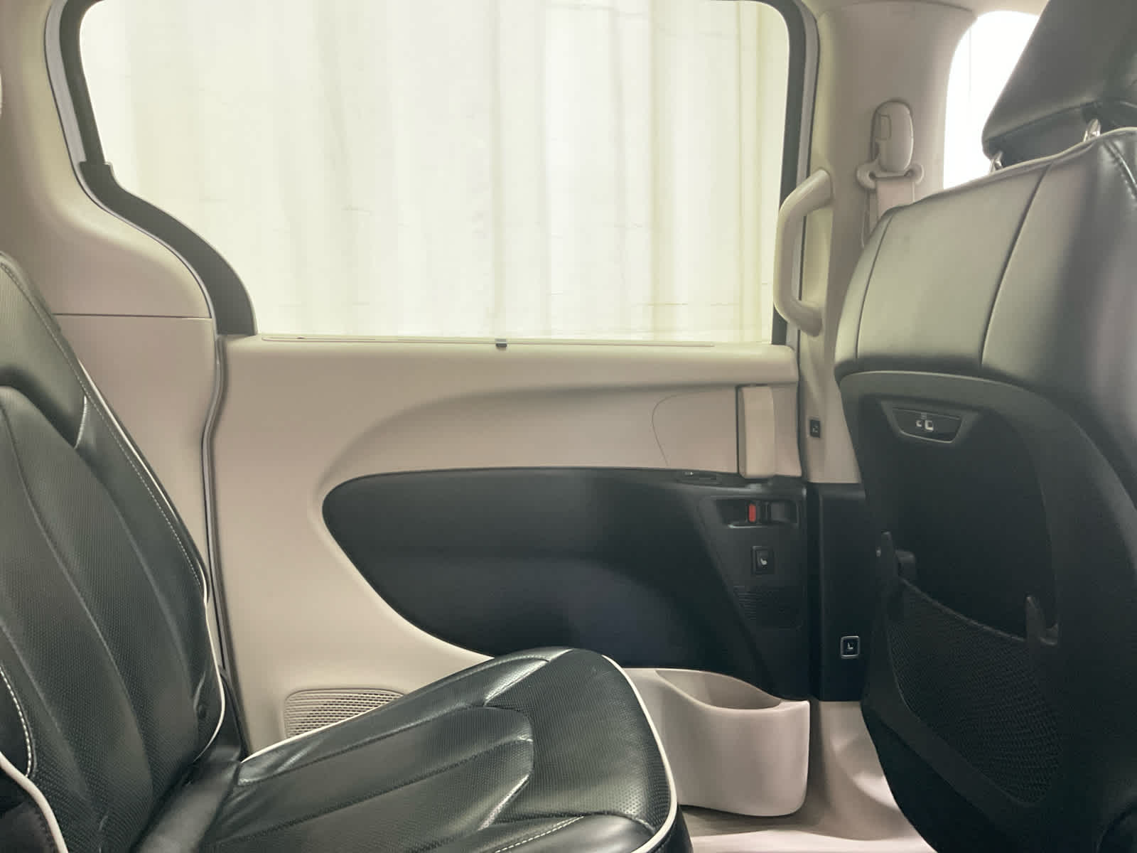 Used 2023 Chrysler Pacifica Van