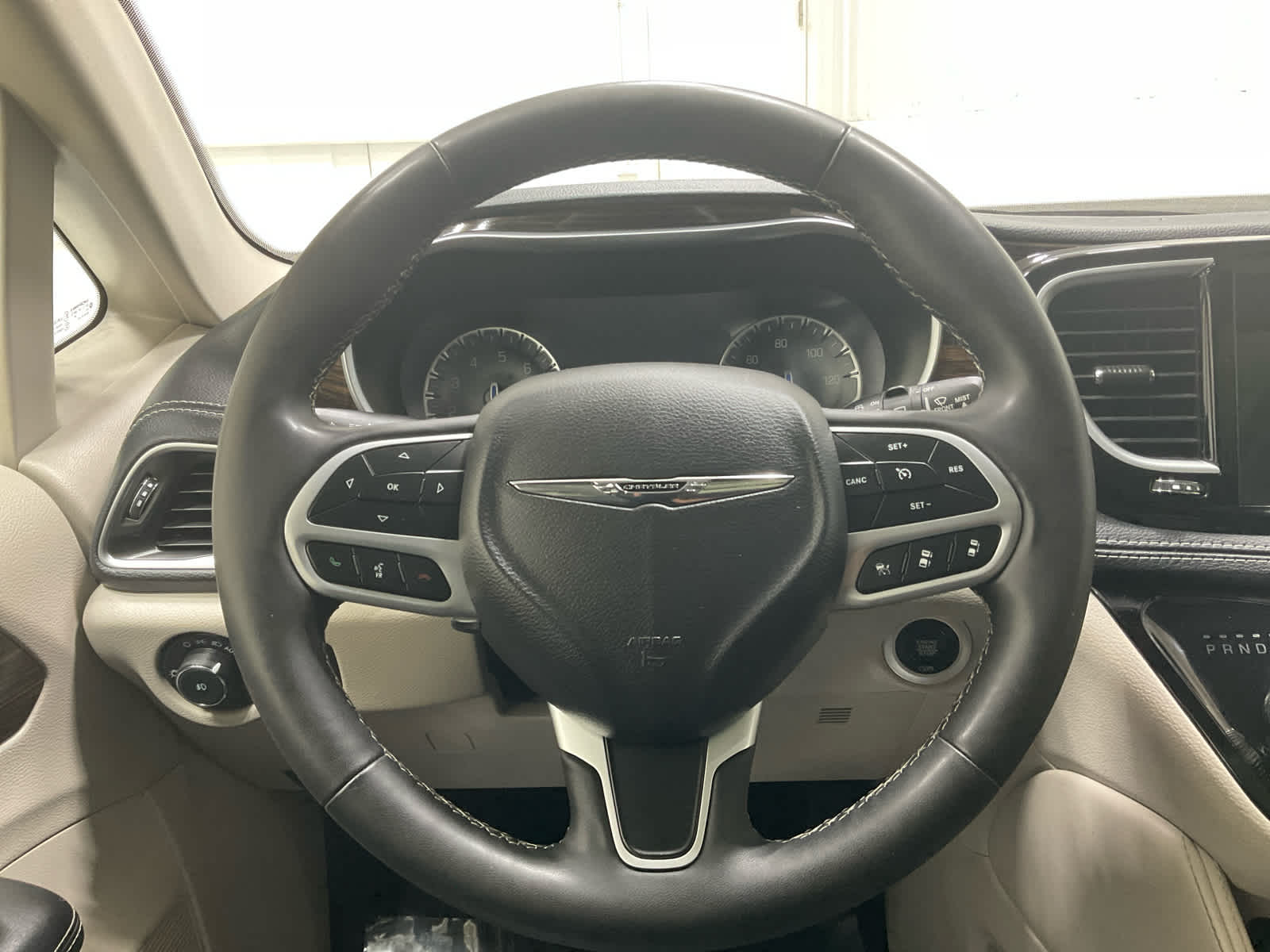 Used 2023 Chrysler Pacifica Van