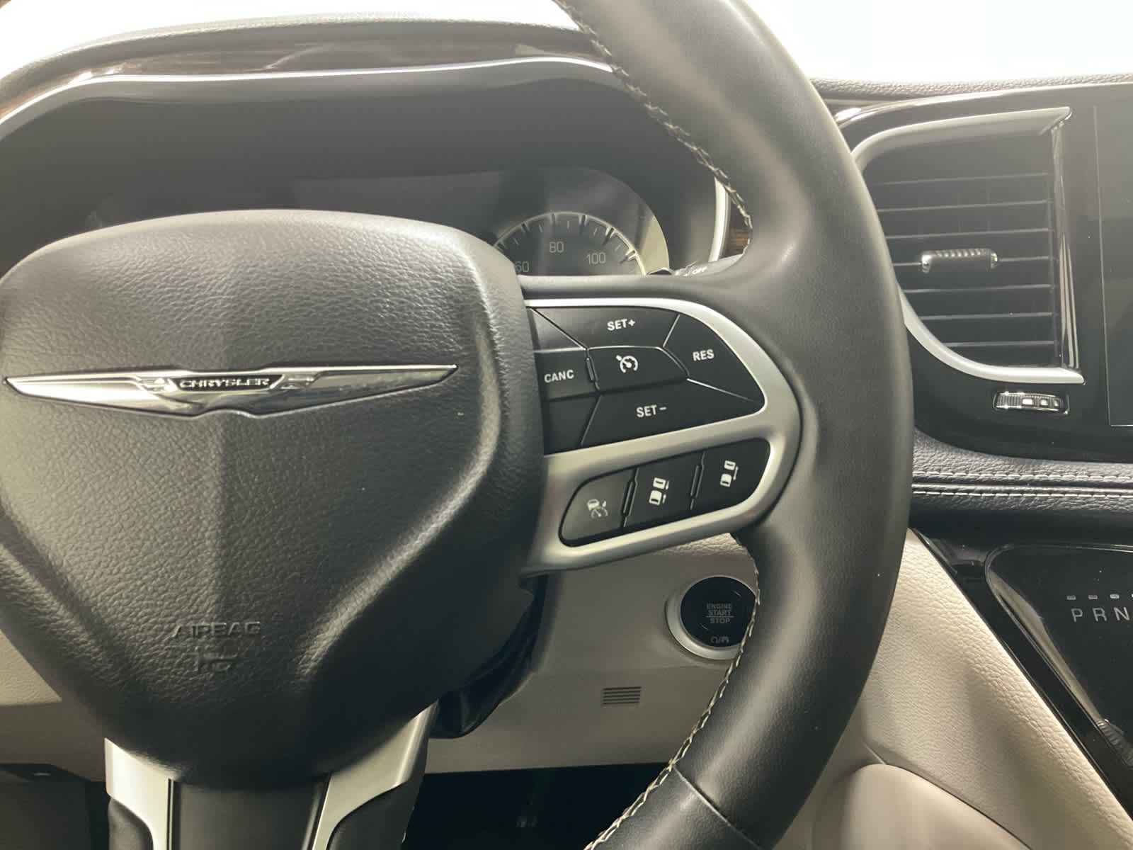 Used 2023 Chrysler Pacifica Van
