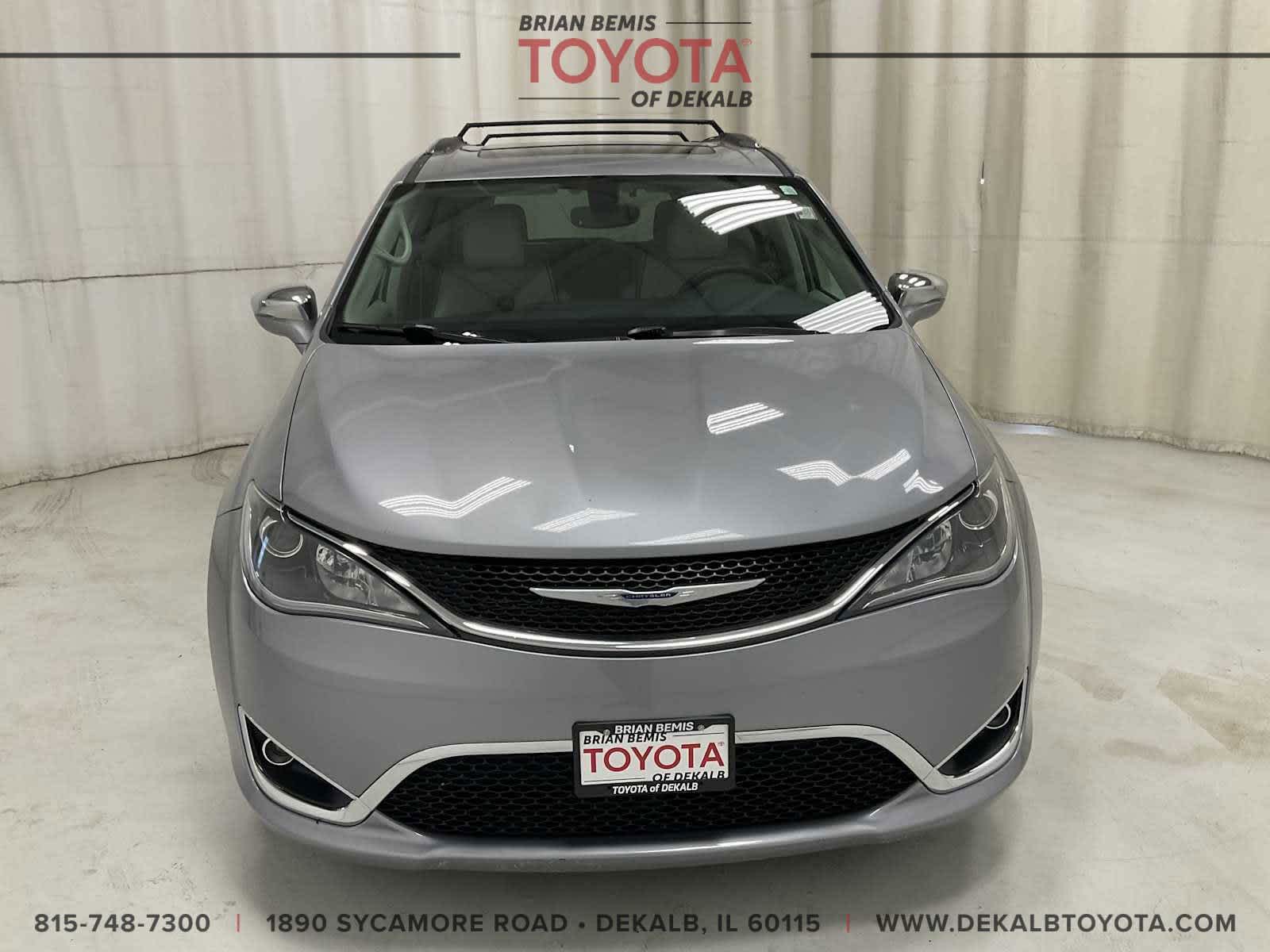 2020 Chrysler Pacifica Limited's photo