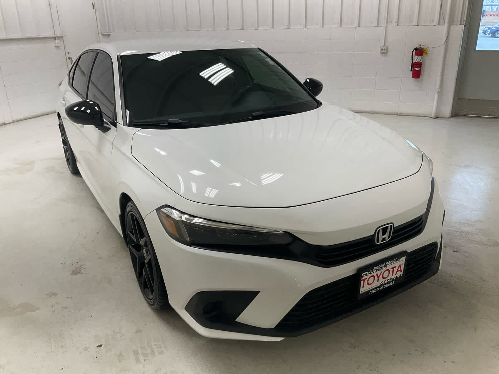 View vehicle photo 3