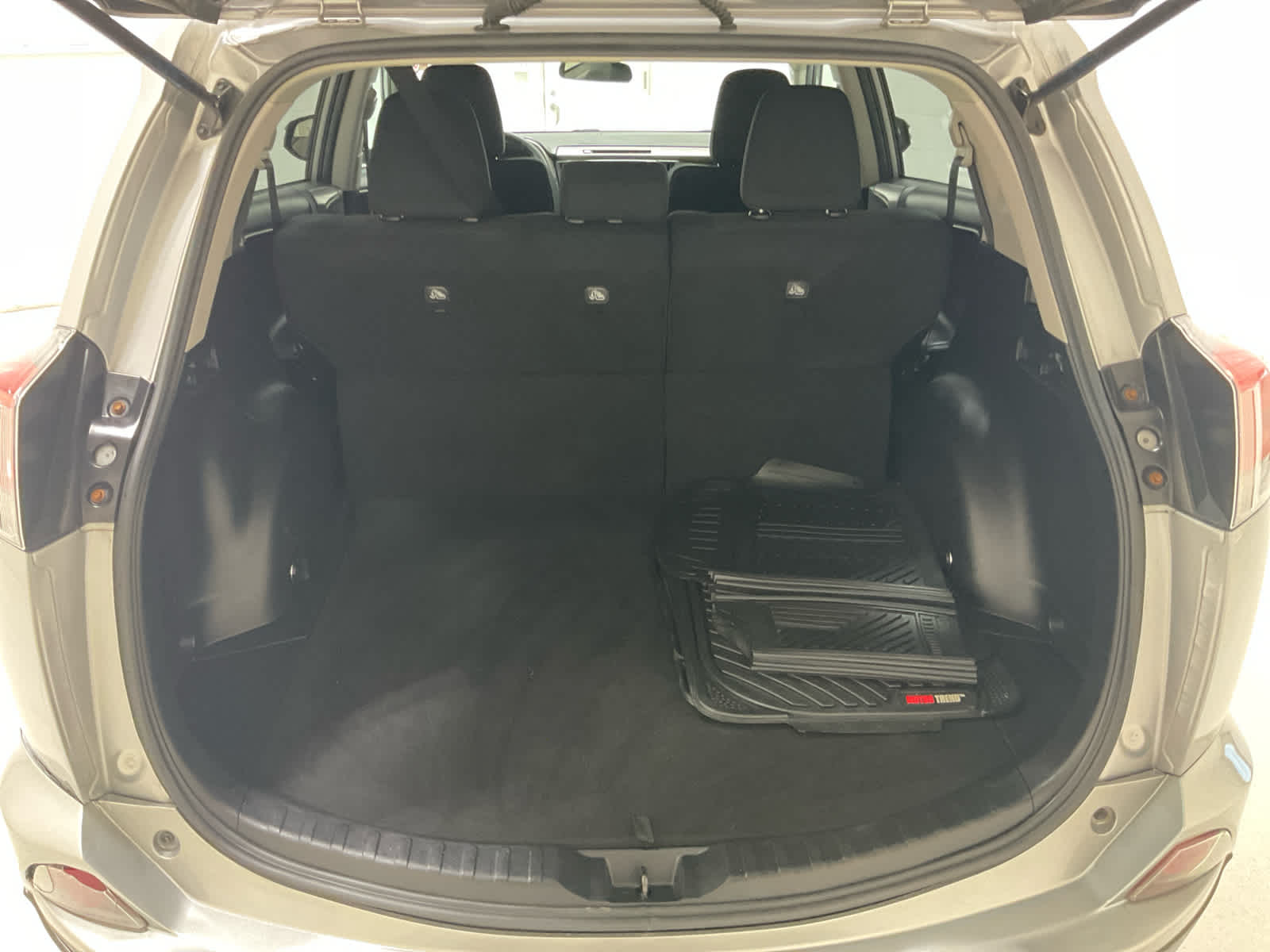 Used 2018 Toyota RAV4 SUV