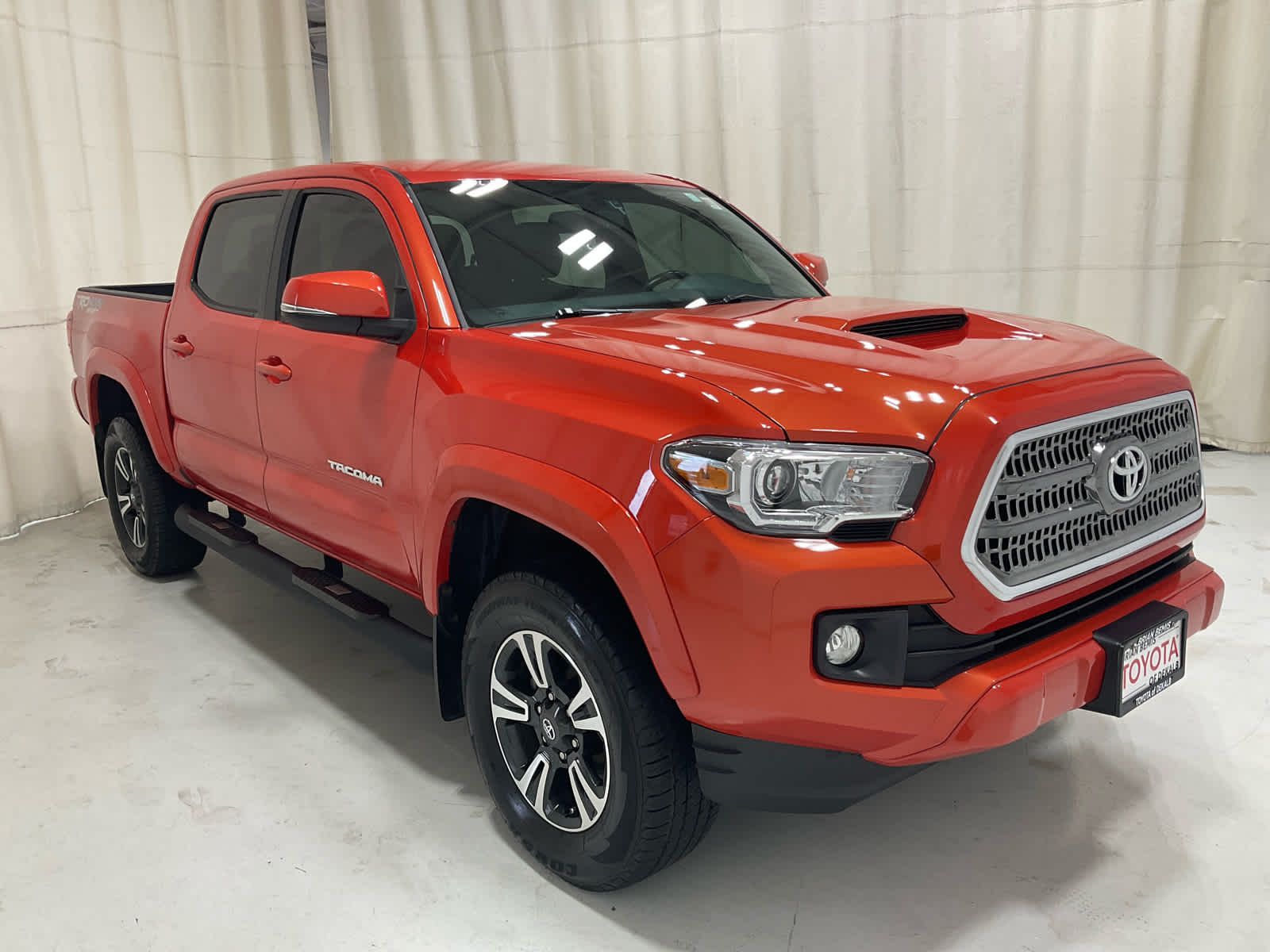 Used 2017 Toyota Tacoma Truck