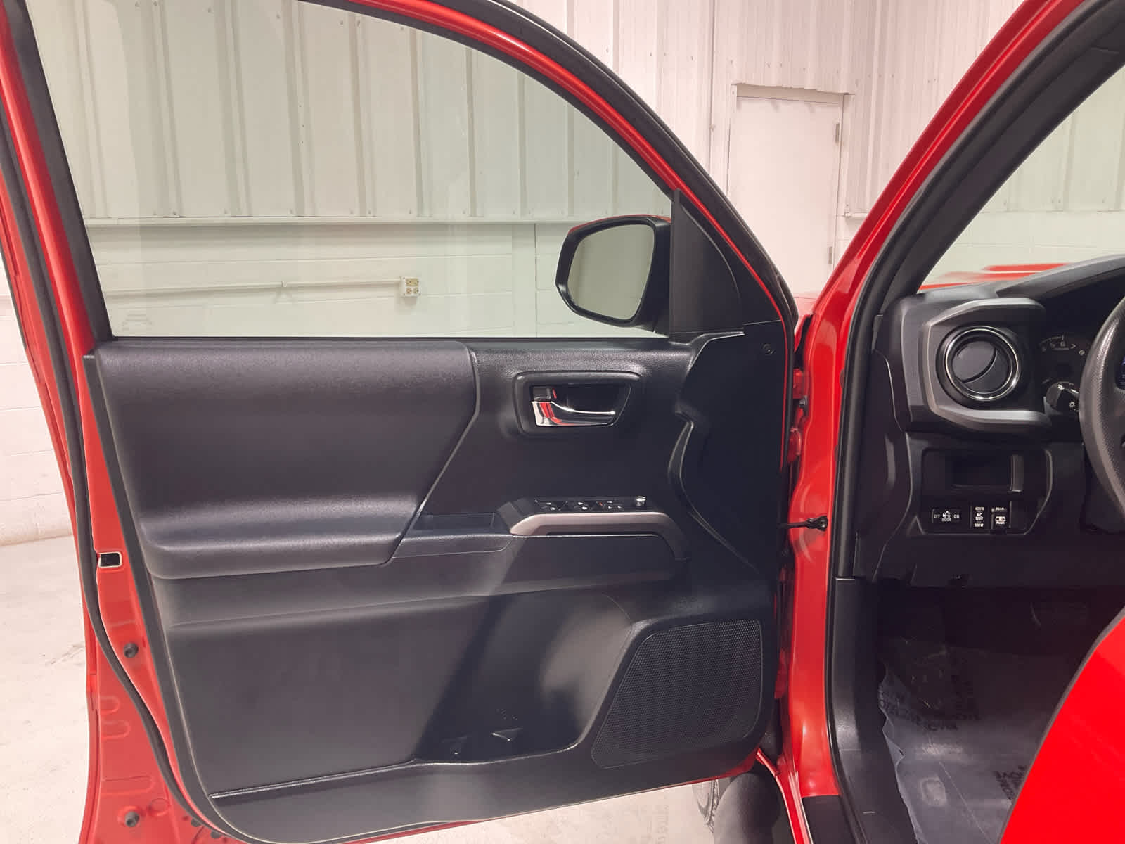 Used 2017 Toyota Tacoma Truck