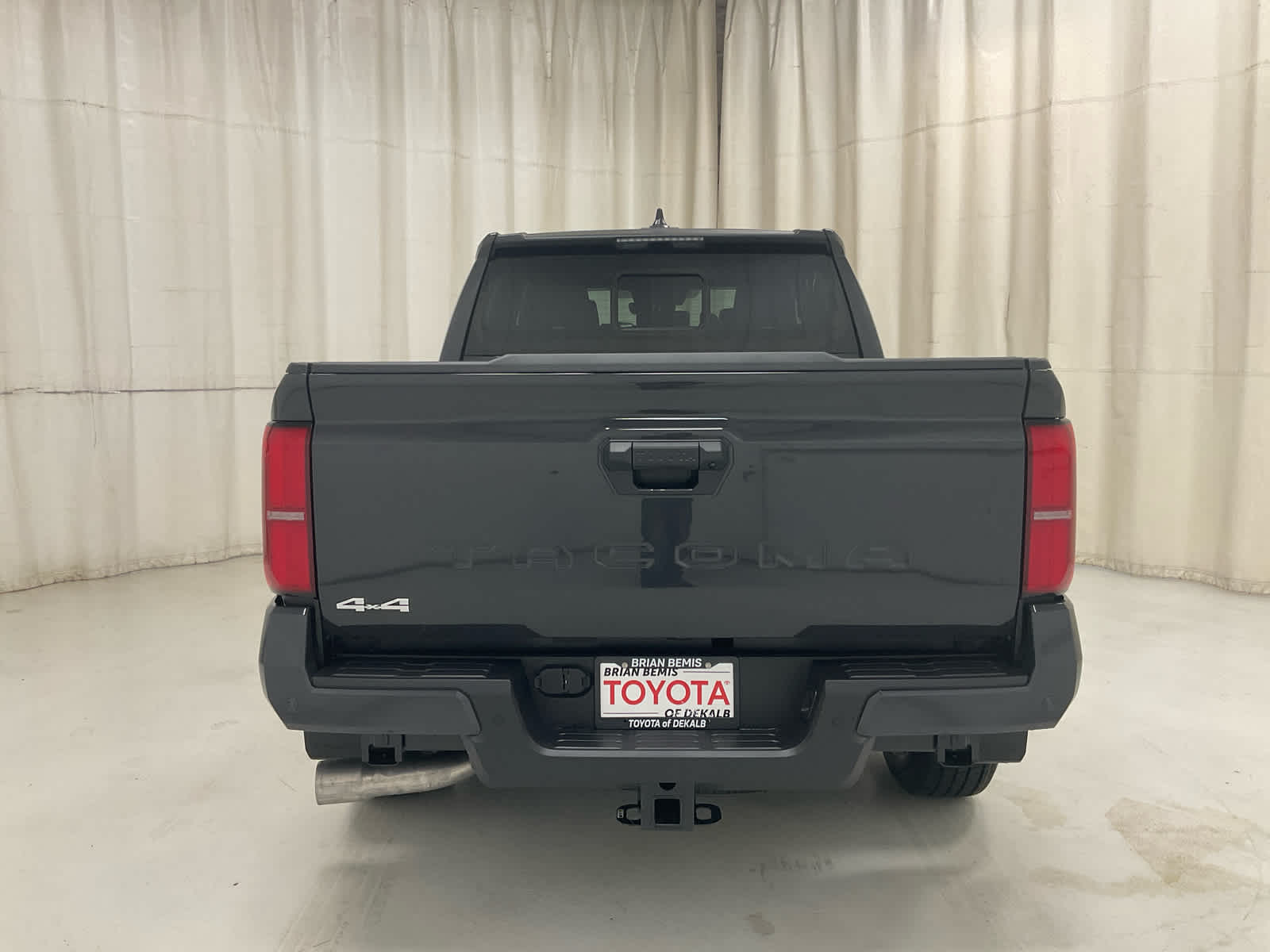 View vehicle photo 6