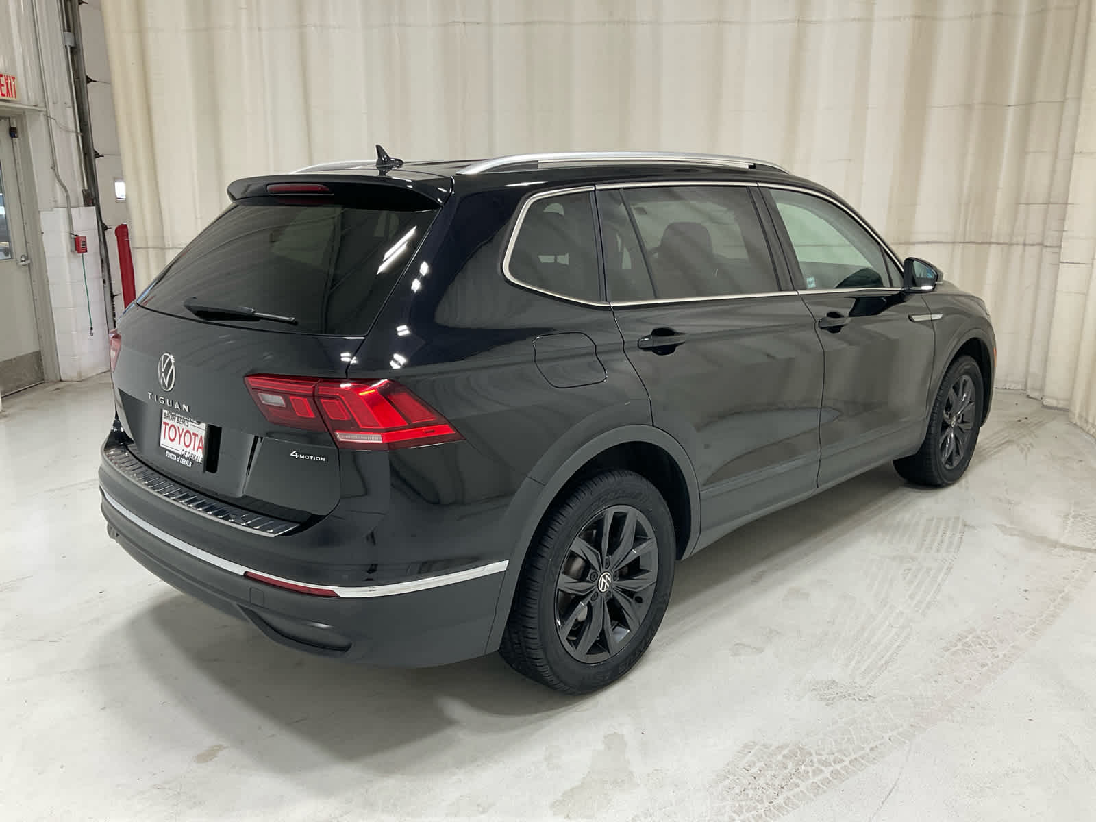 Used 2024 Volkswagen Tiguan SUV