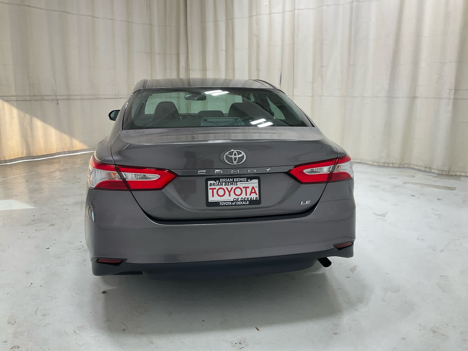 2018 Toyota Camry LE - Photo 7