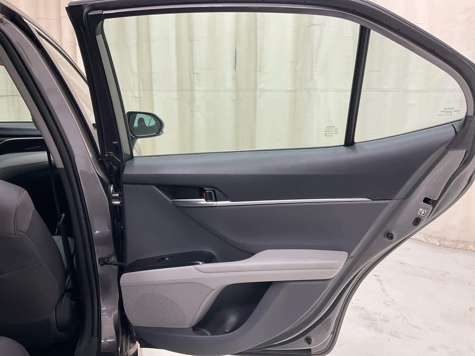 2018 Toyota Camry LE - Photo 22