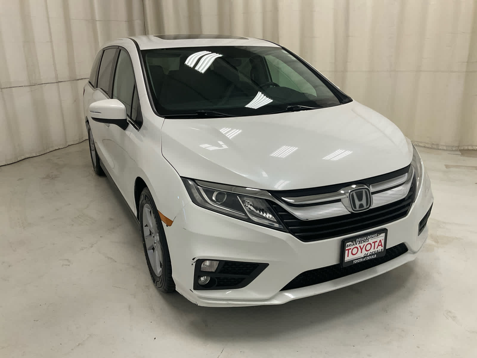 View vehicle photo 3