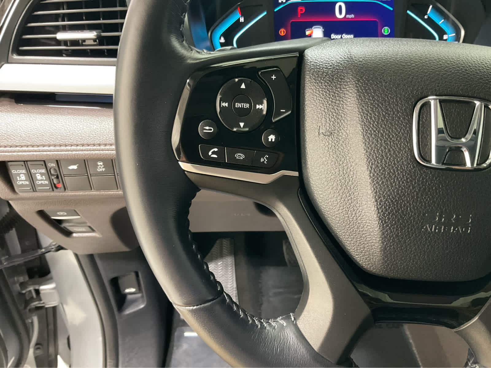 Used 2024 Honda Odyssey Van