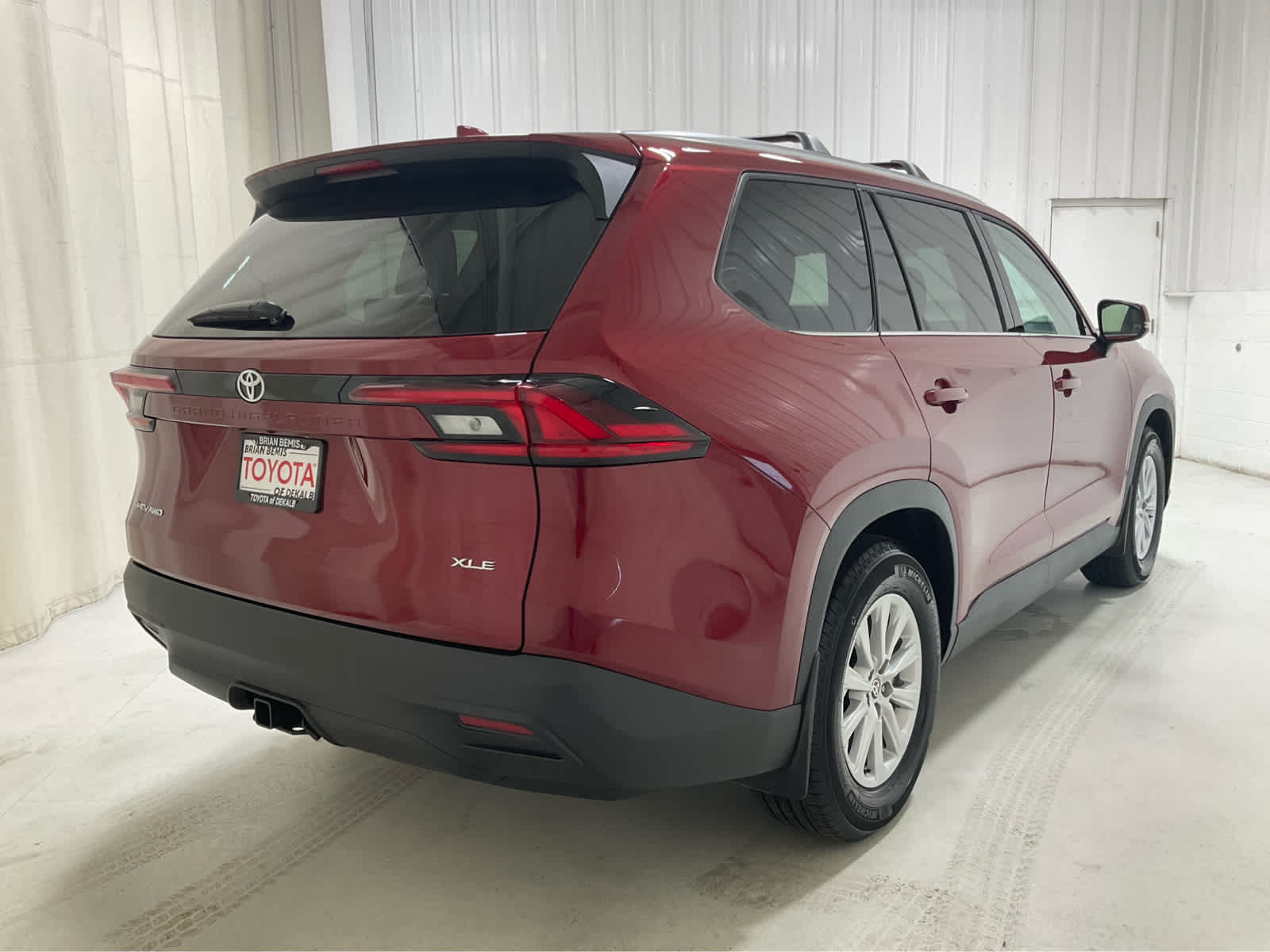 View vehicle photo 5
