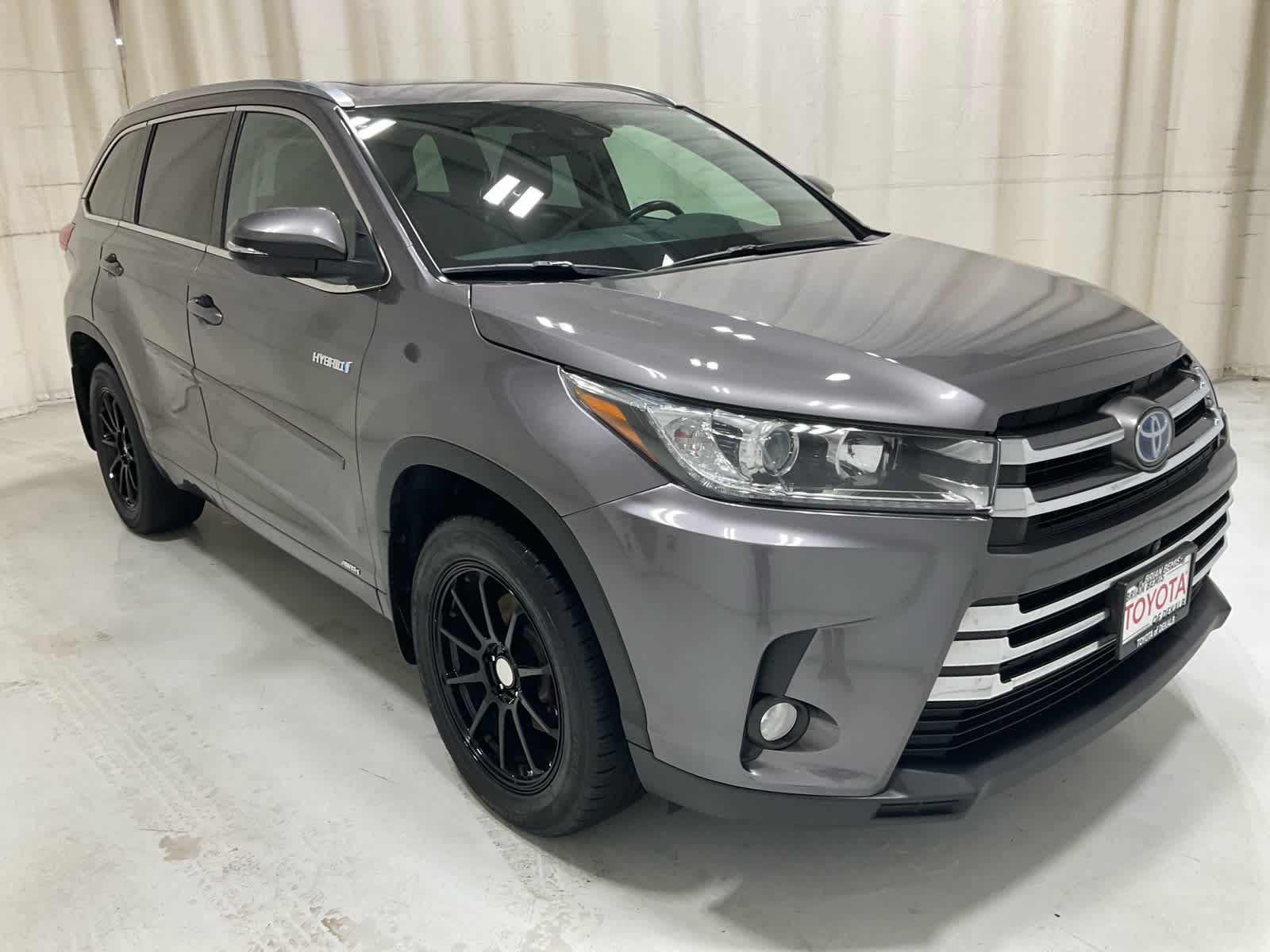 Used 2017 Toyota Highlander SUV