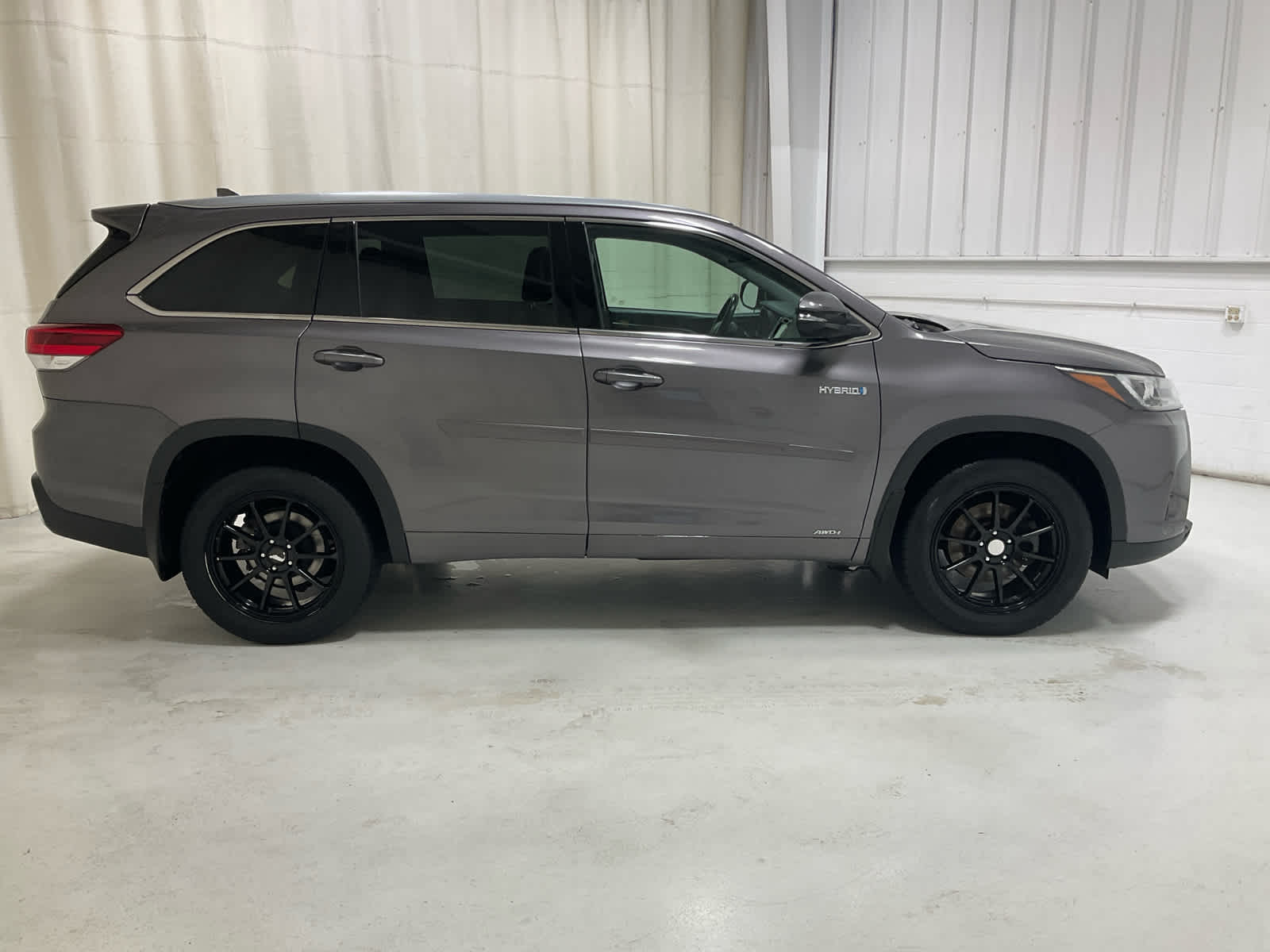 Used 2017 Toyota Highlander SUV
