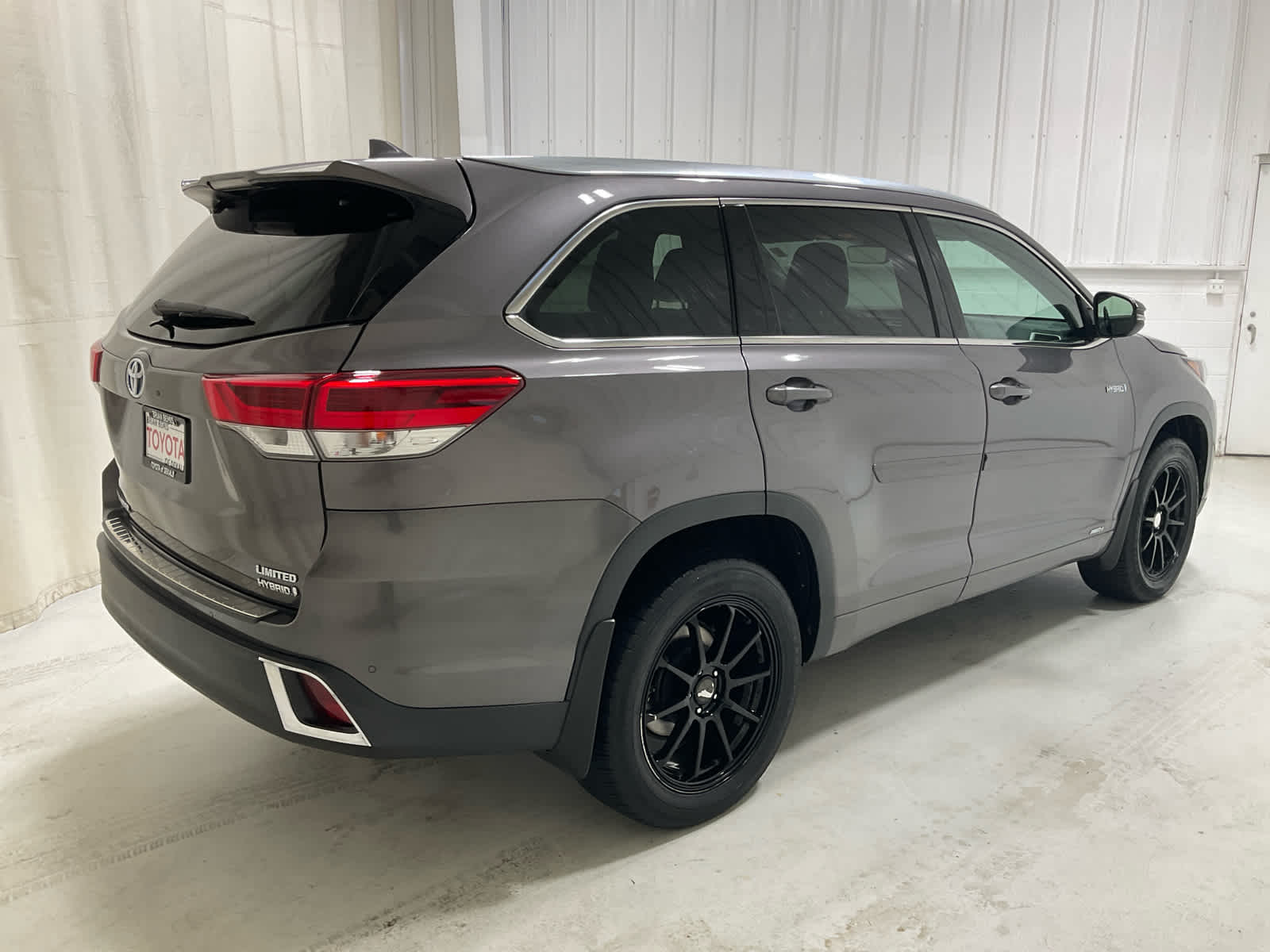 Used 2017 Toyota Highlander SUV