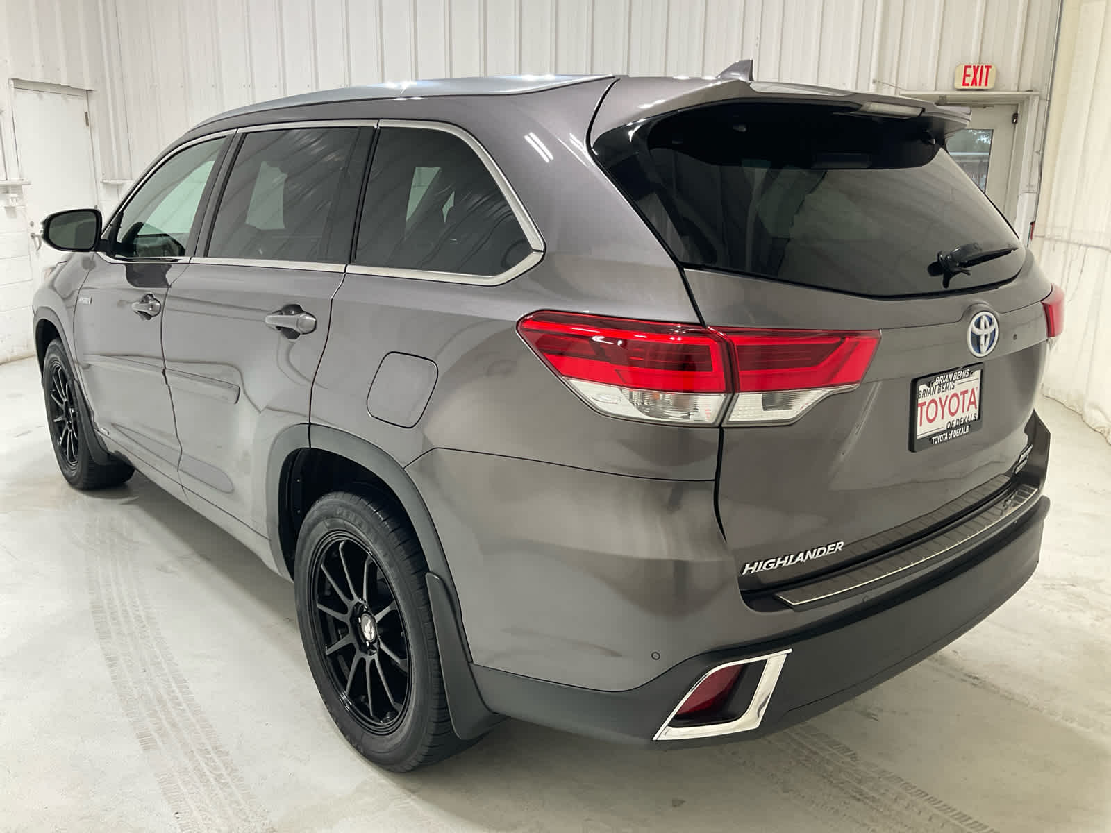 Used 2017 Toyota Highlander SUV
