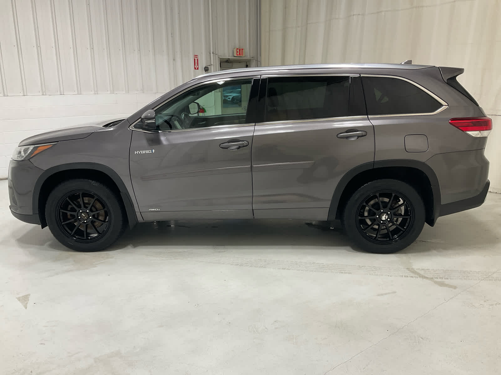 Used 2017 Toyota Highlander SUV