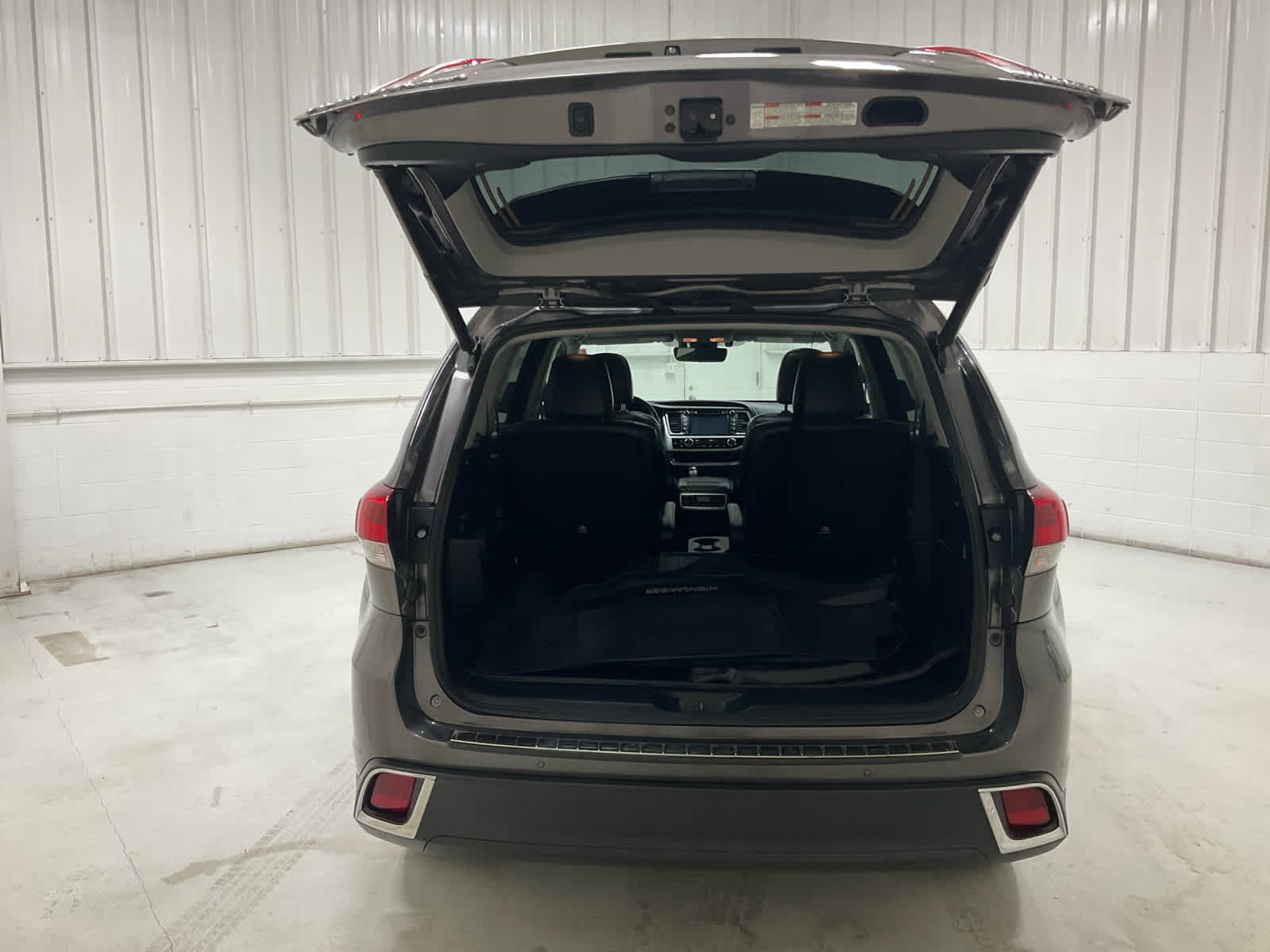 Used 2017 Toyota Highlander SUV