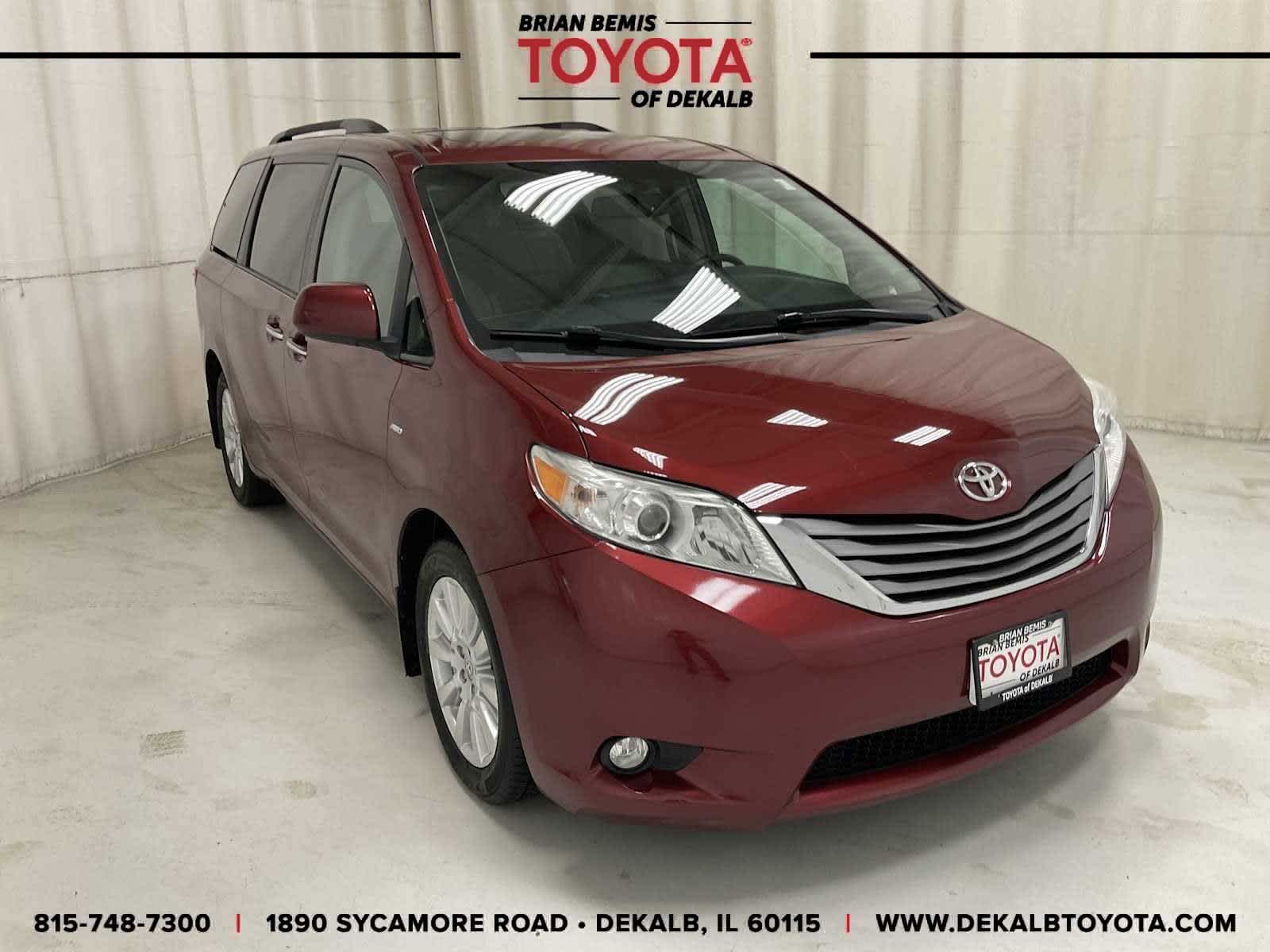 2017 Toyota Sienna XLE Premium's photo