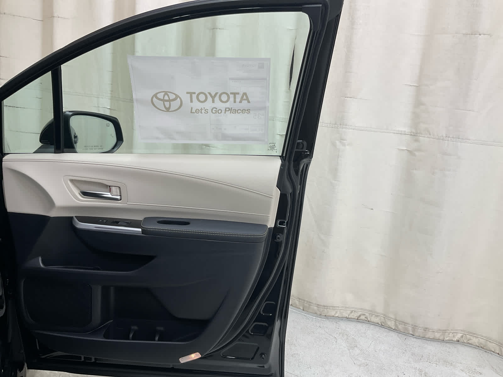 New 2026 Toyota Sienna Van