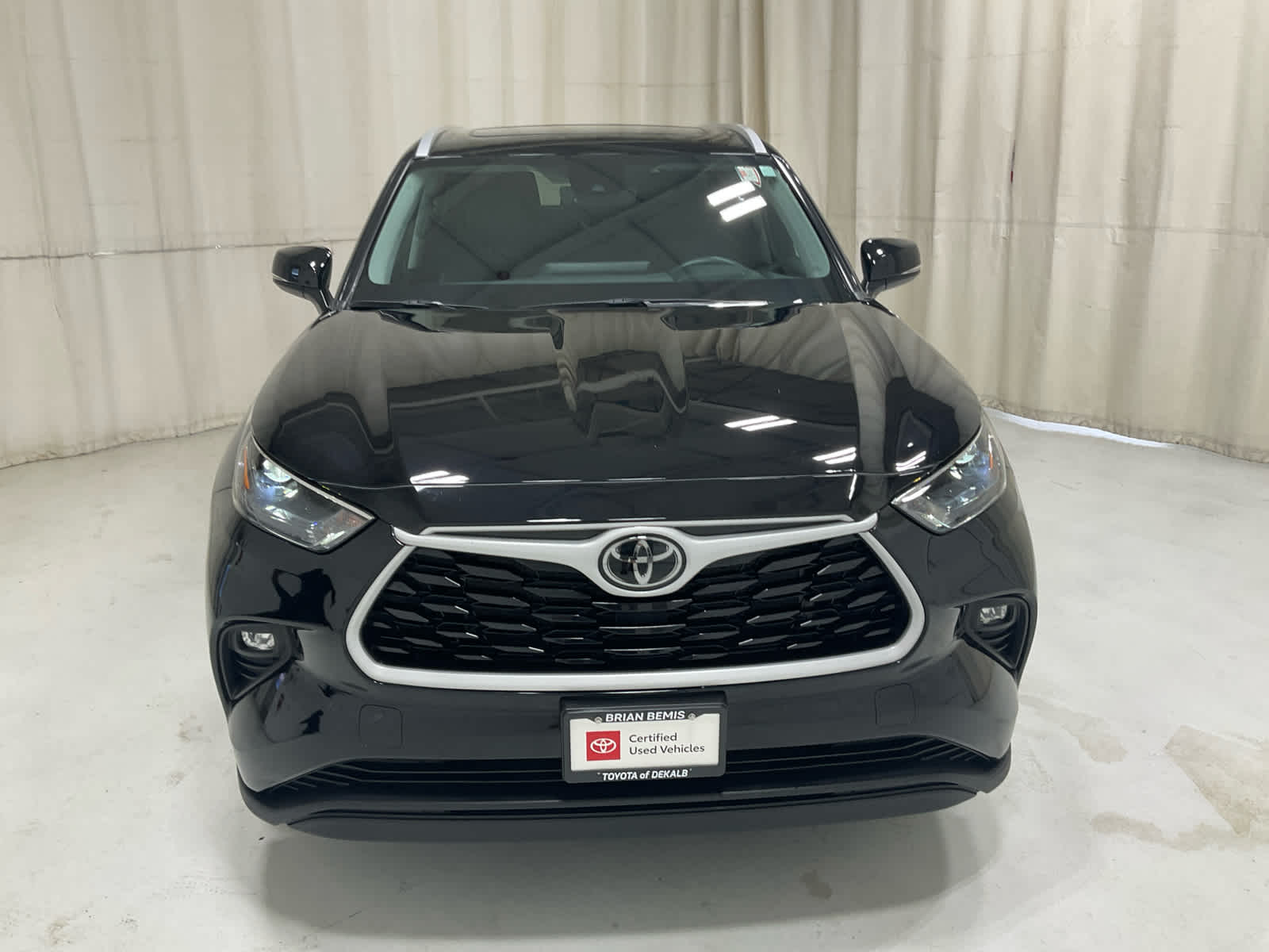 Used 2025 Toyota Highlander SUV