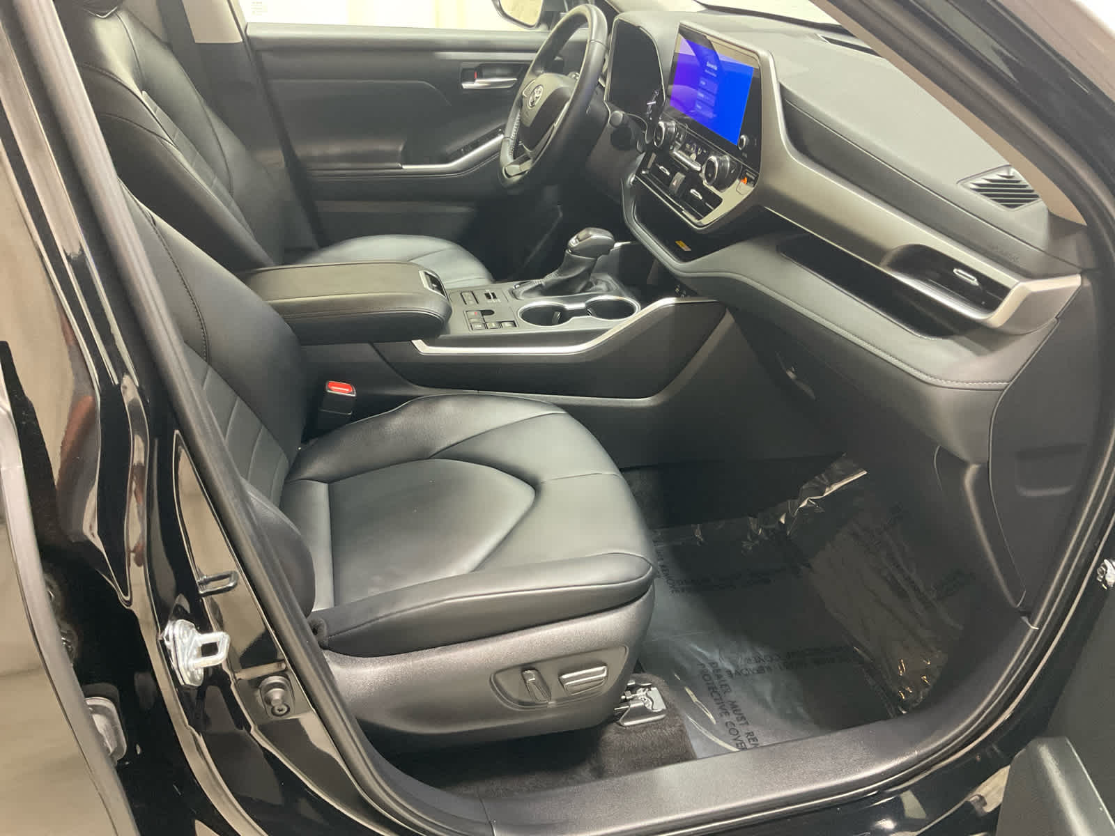 Used 2025 Toyota Highlander SUV