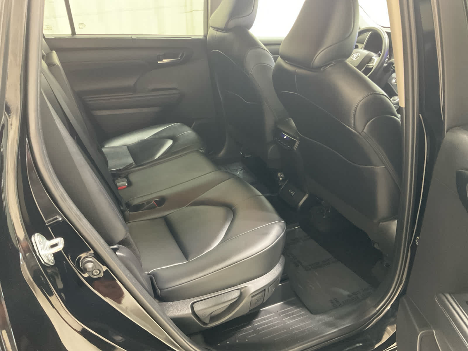Used 2025 Toyota Highlander SUV