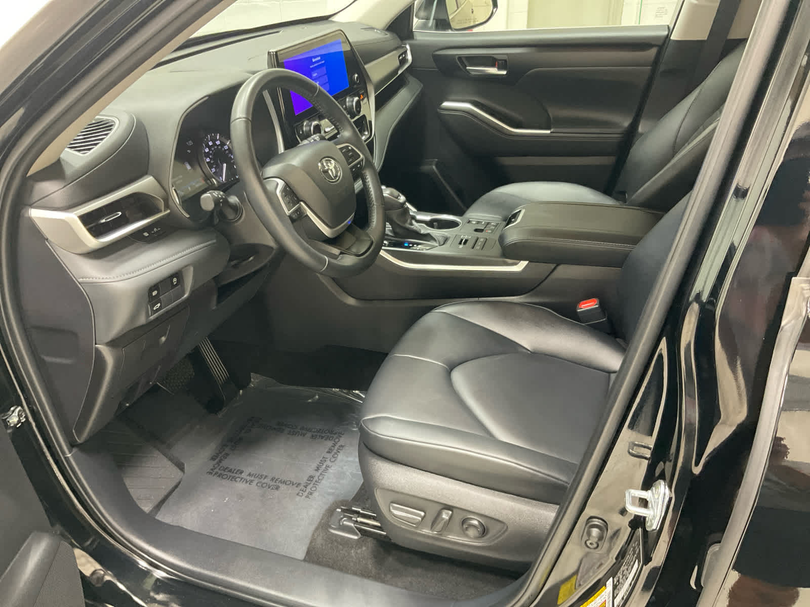 Used 2025 Toyota Highlander SUV