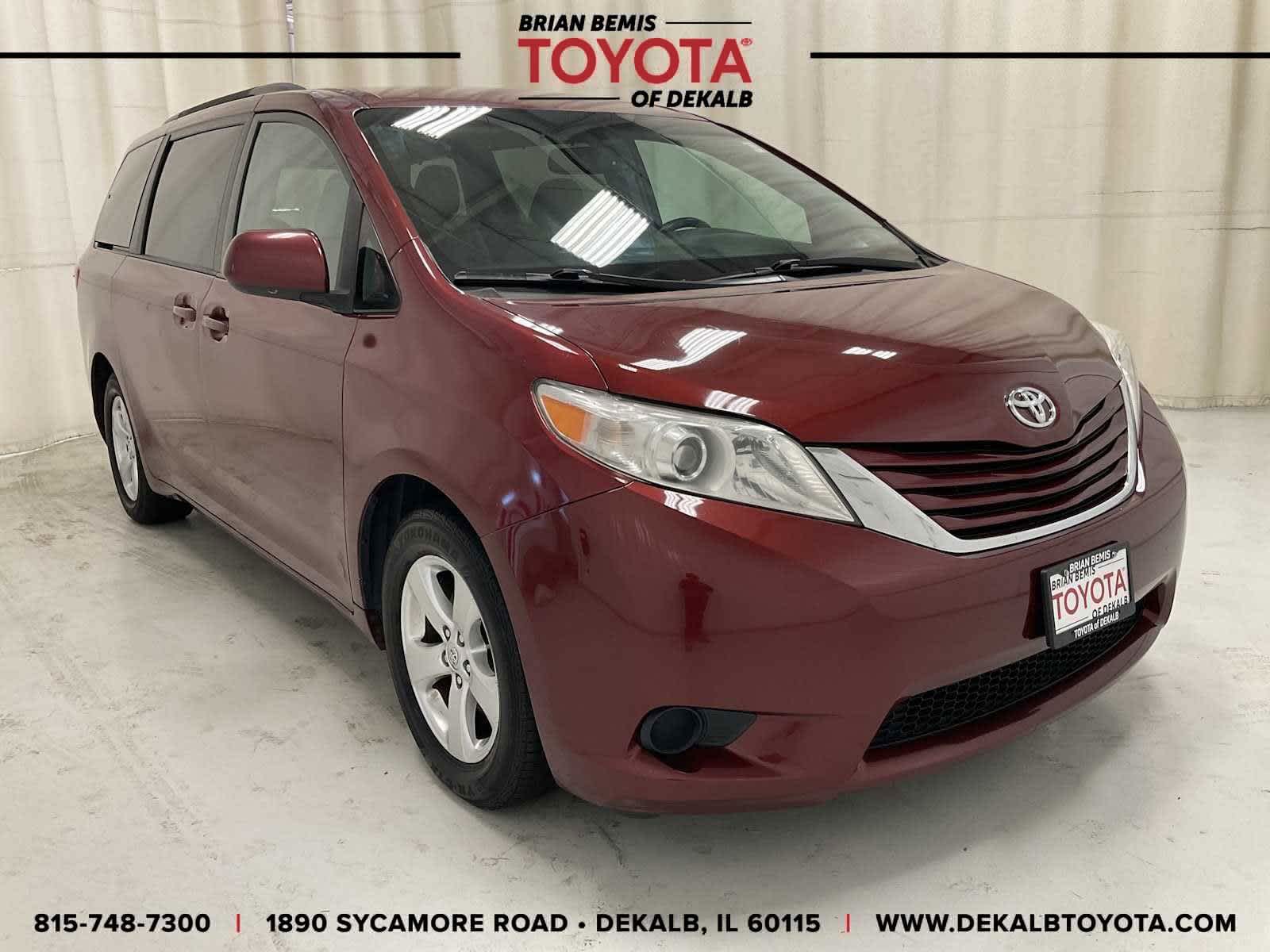 2017 Toyota Sienna LE's photo