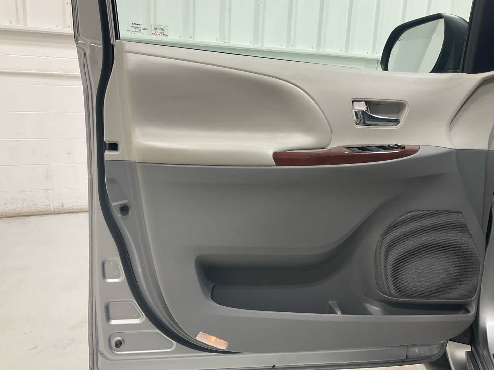 Used 2012 Toyota Sienna Van