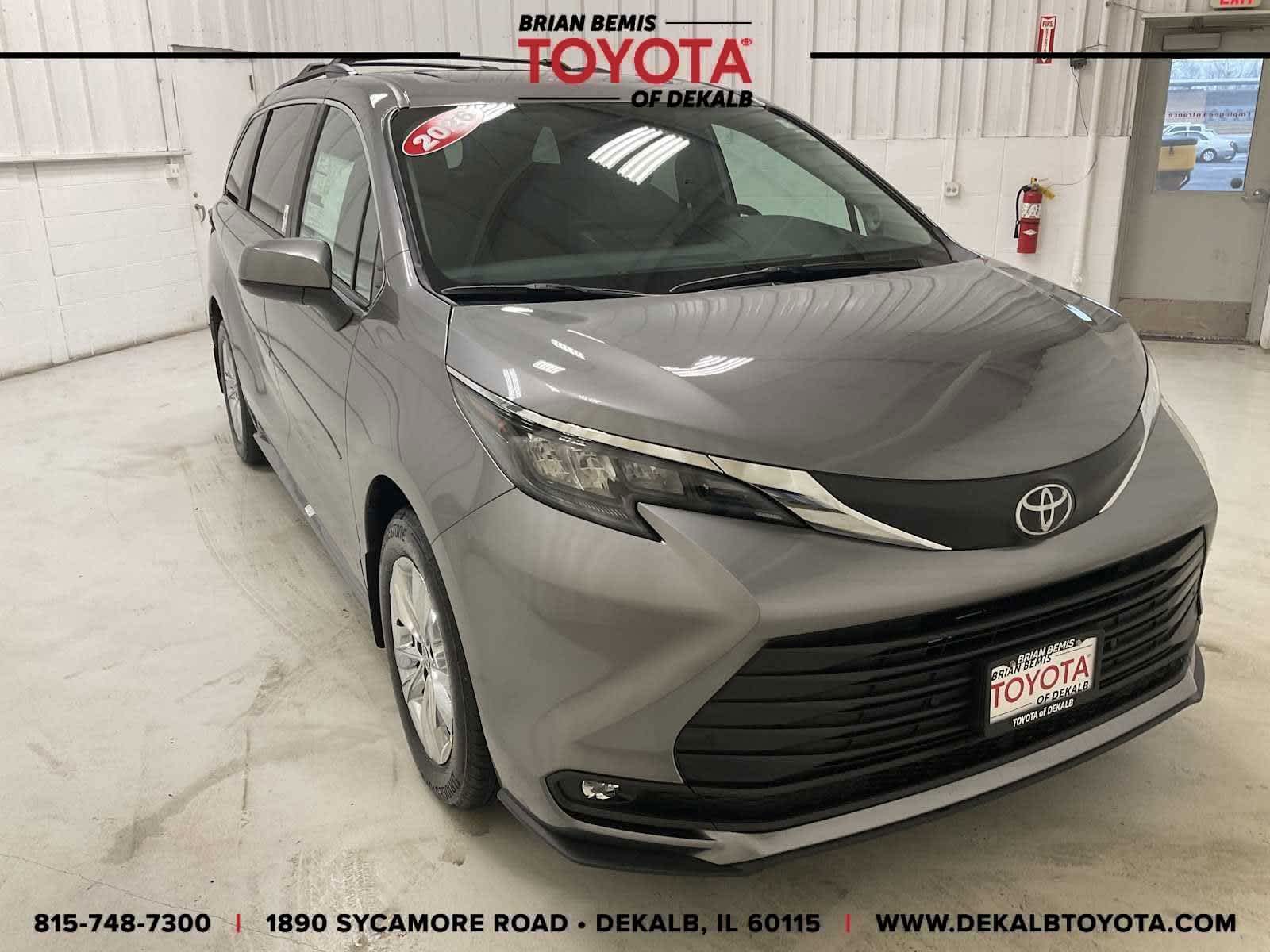 2026 Toyota Sienna XLE 7-Passenger AWD