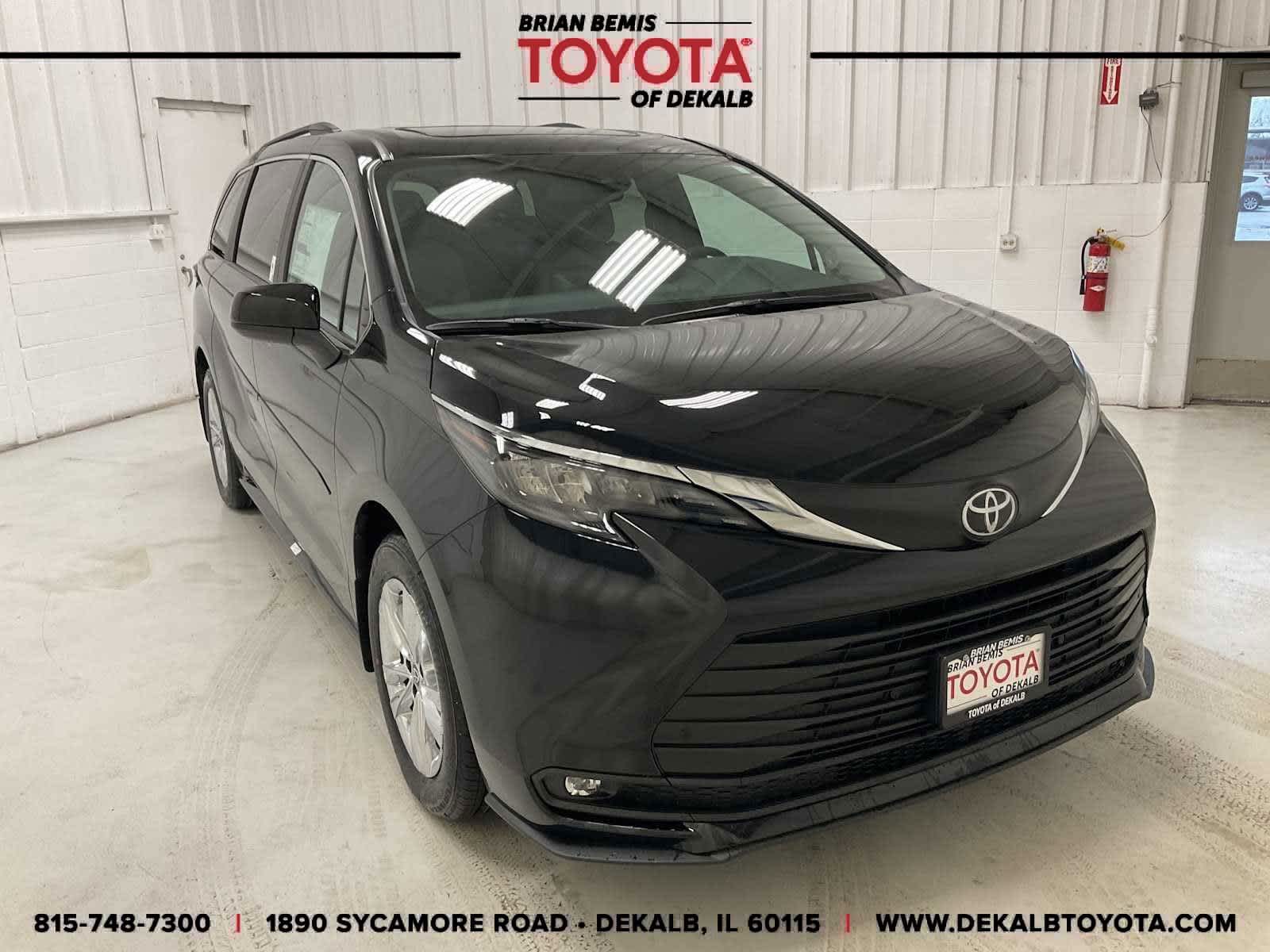 2026 Toyota Sienna XLE 7-Passenger AWD
