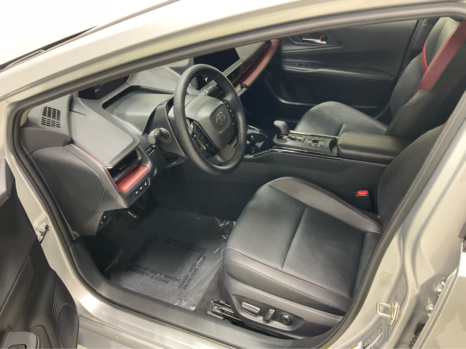 2026 Toyota Prius Plug-in Hybrid XSE - Photo 11