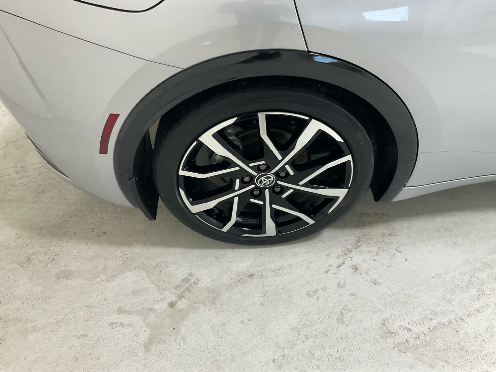 2026 Toyota Prius Plug-in Hybrid XSE - Photo 29
