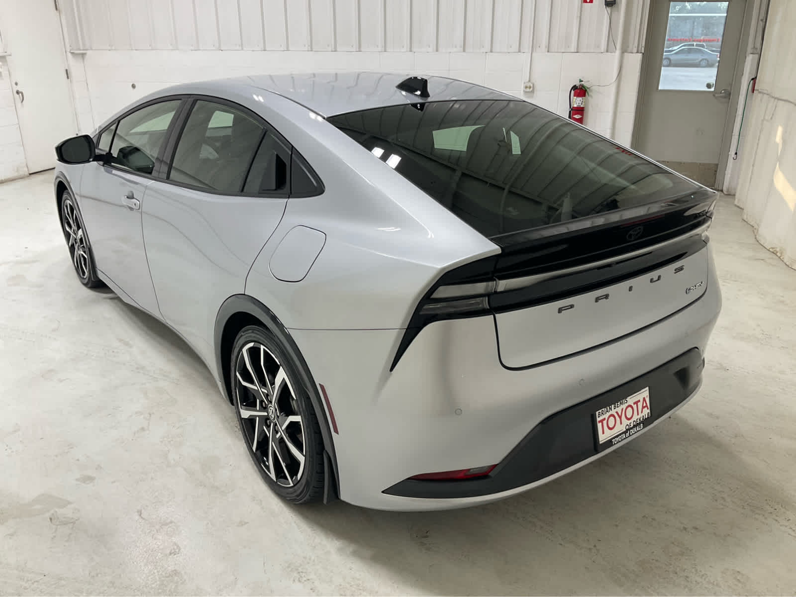 2026 Toyota Prius Plug-in Hybrid XSE - Photo 8