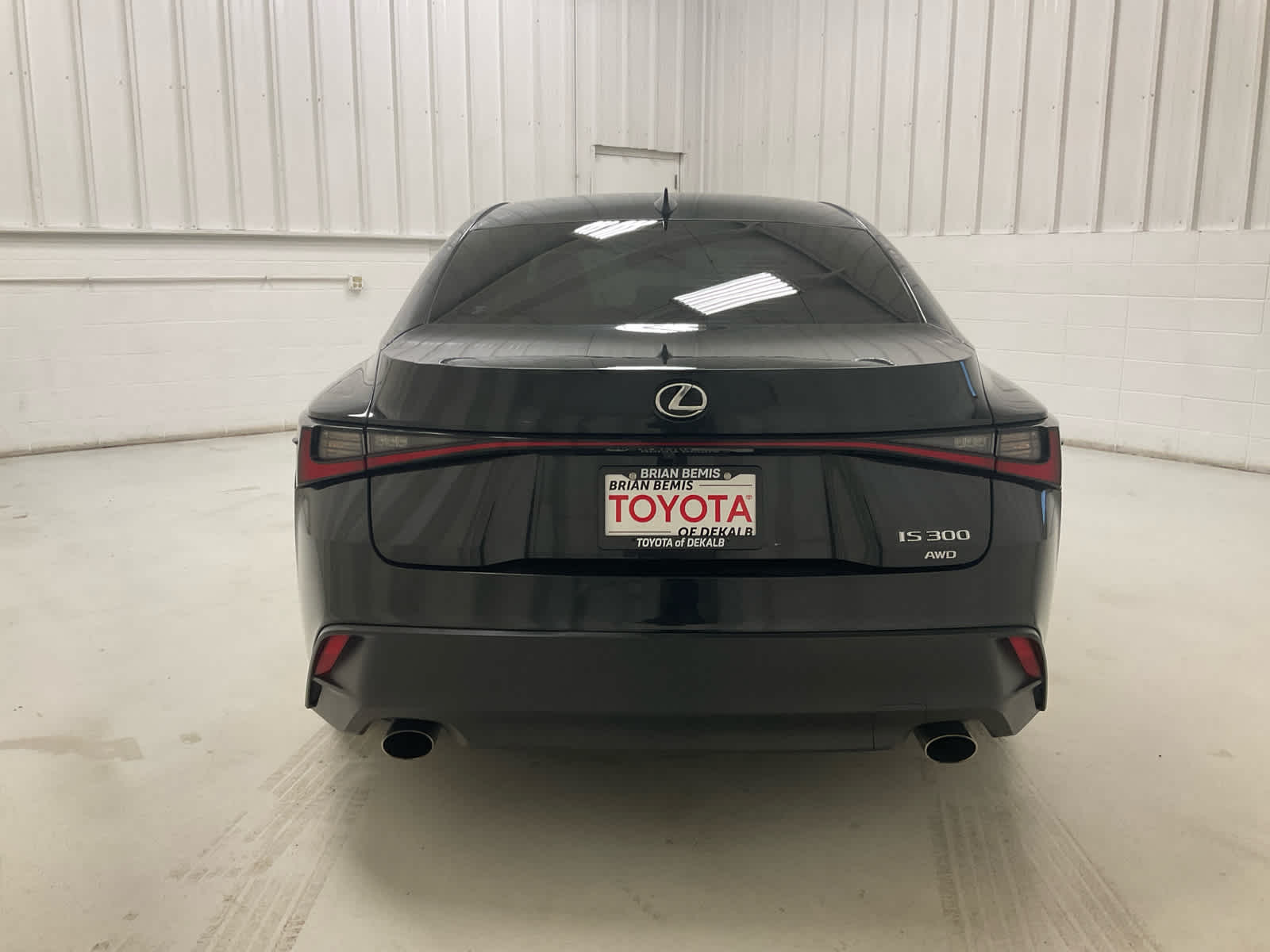 View vehicle photo 7