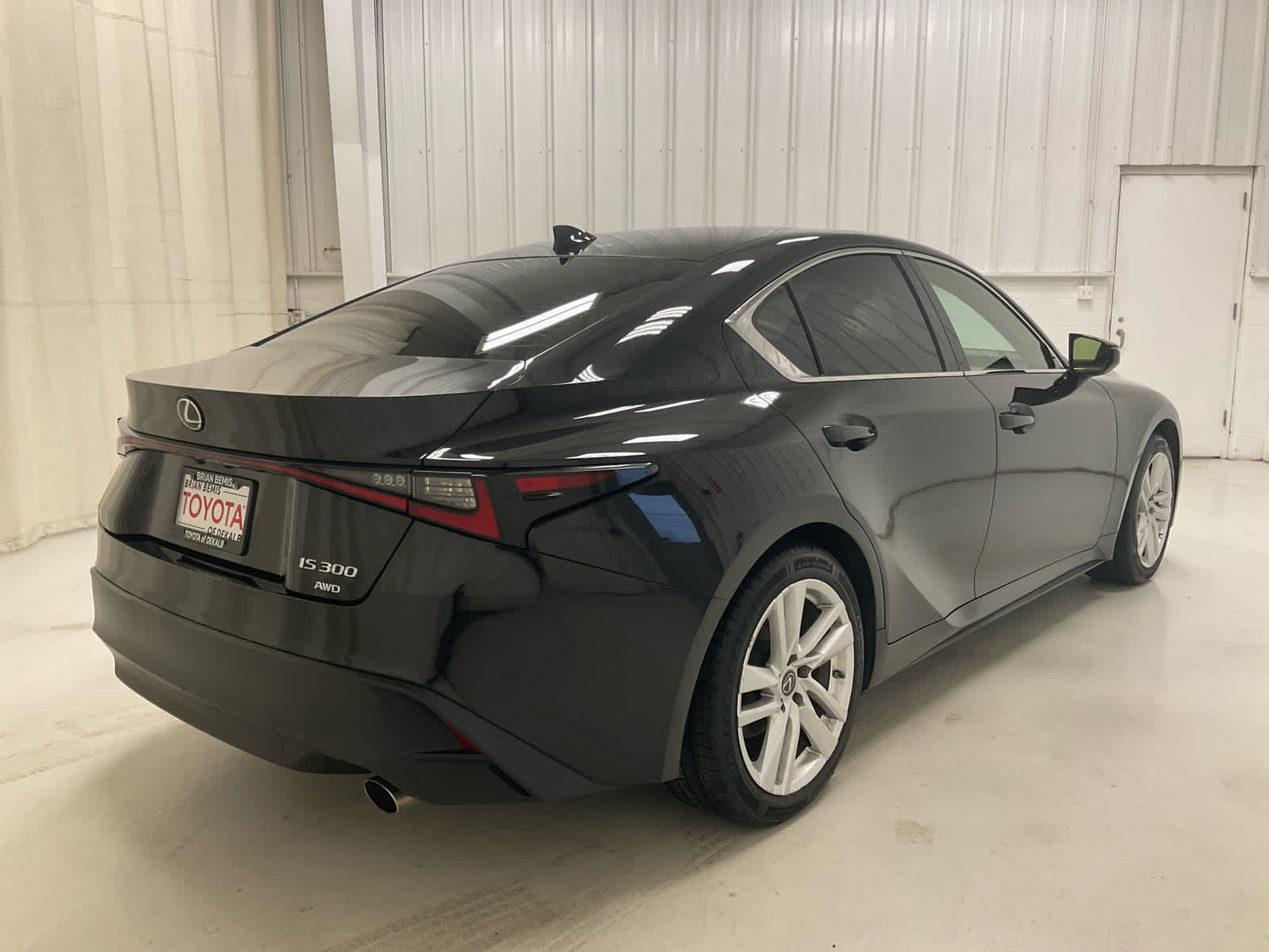 View vehicle photo 6