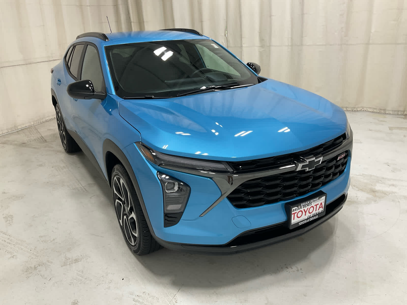 Used 2025 Chevrolet Trax SUV