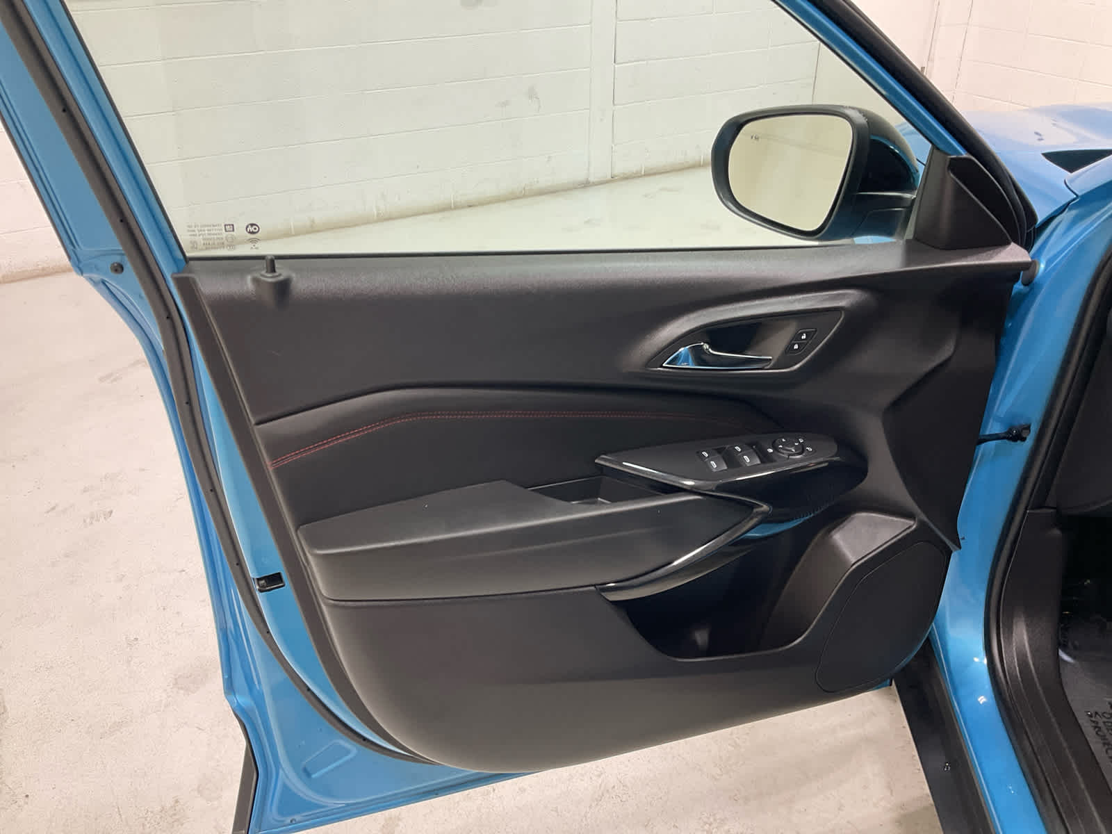 Used 2025 Chevrolet Trax SUV
