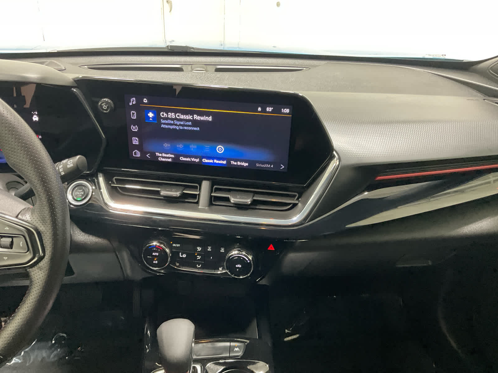 Used 2025 Chevrolet Trax SUV