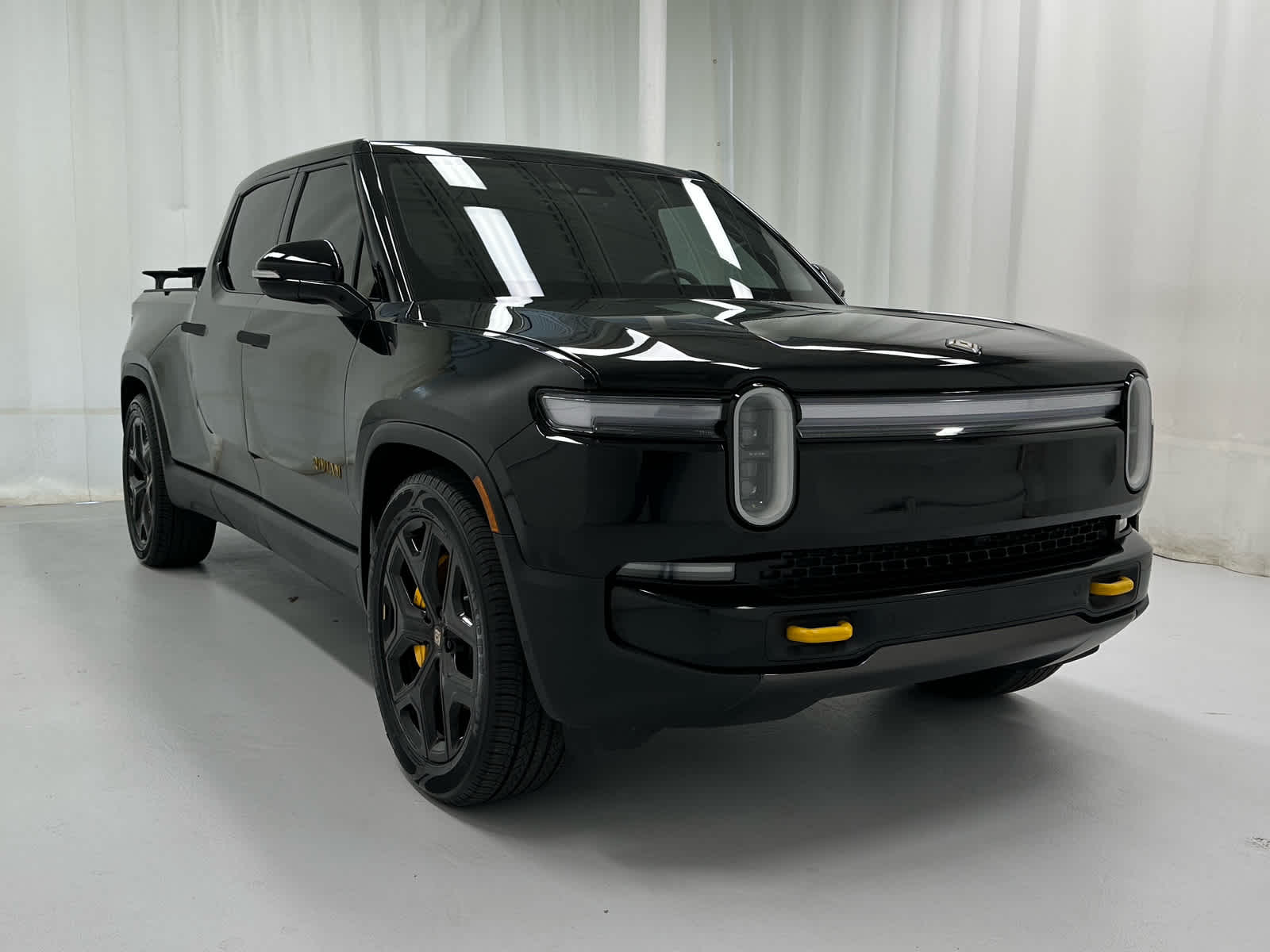 Midnight 2025 Rivian R1T Ascend Tri Motor Crew Cab AWD Pickup Truck All-Wheel Drive 1-Speed Automatic